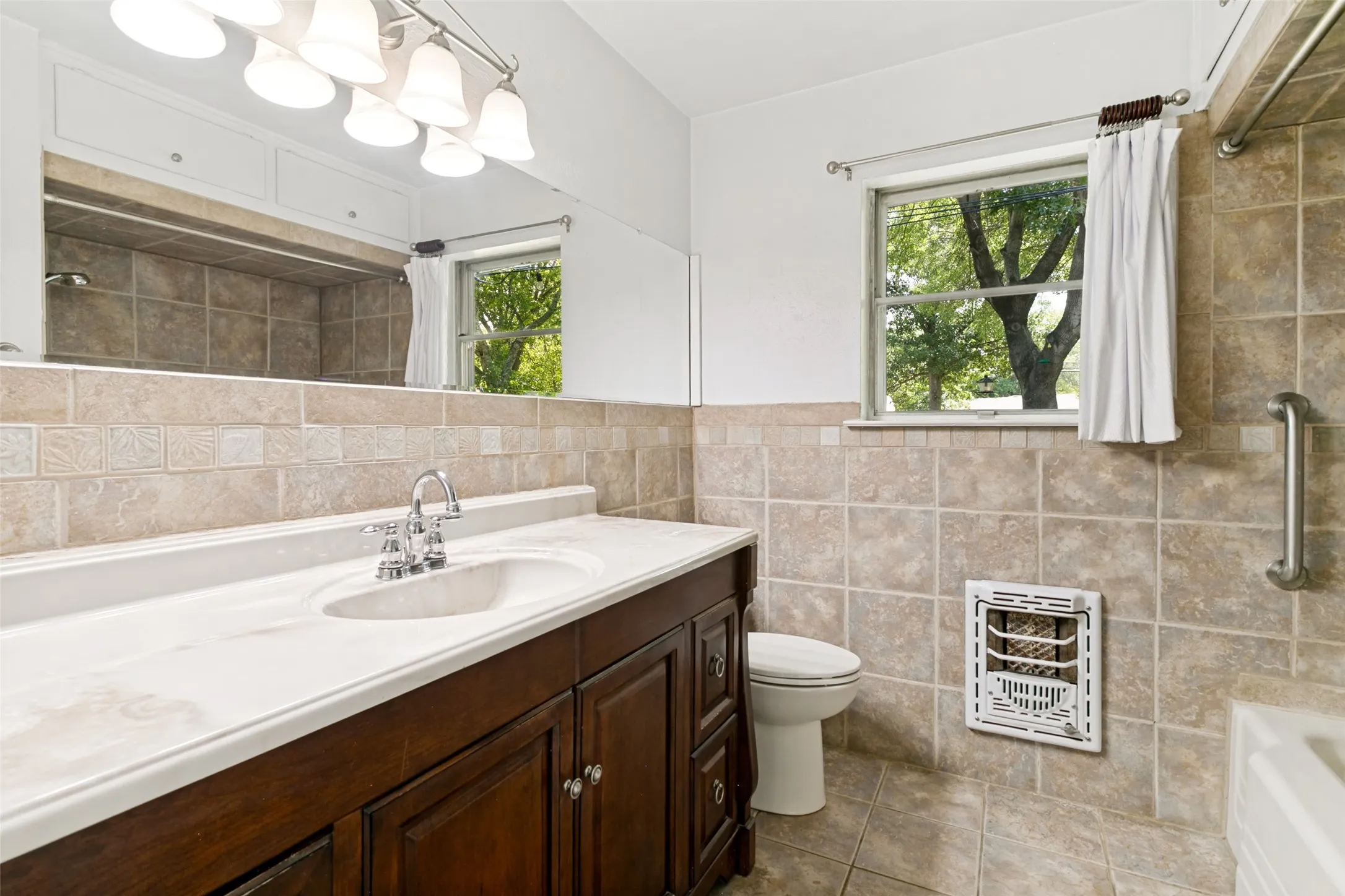 Single Family Residence For Sale in Tarrant County , 4708 Cummings Drive, North Richland Hills, Texas 76180, 3 Bedroom, 2 Bathroom, 2 Garage spaces, 1,916 Sqft, built in 1958, mls#21367428, Real Estate Agent in North Richland Hills, Homes For Sale in Tarrant county, Homes For Sale in North Richland Hills, Realtor in North Richland Hills Texas, Real Estate Brokerage Independent Realty Texas, Luminita Cordes Realtor
