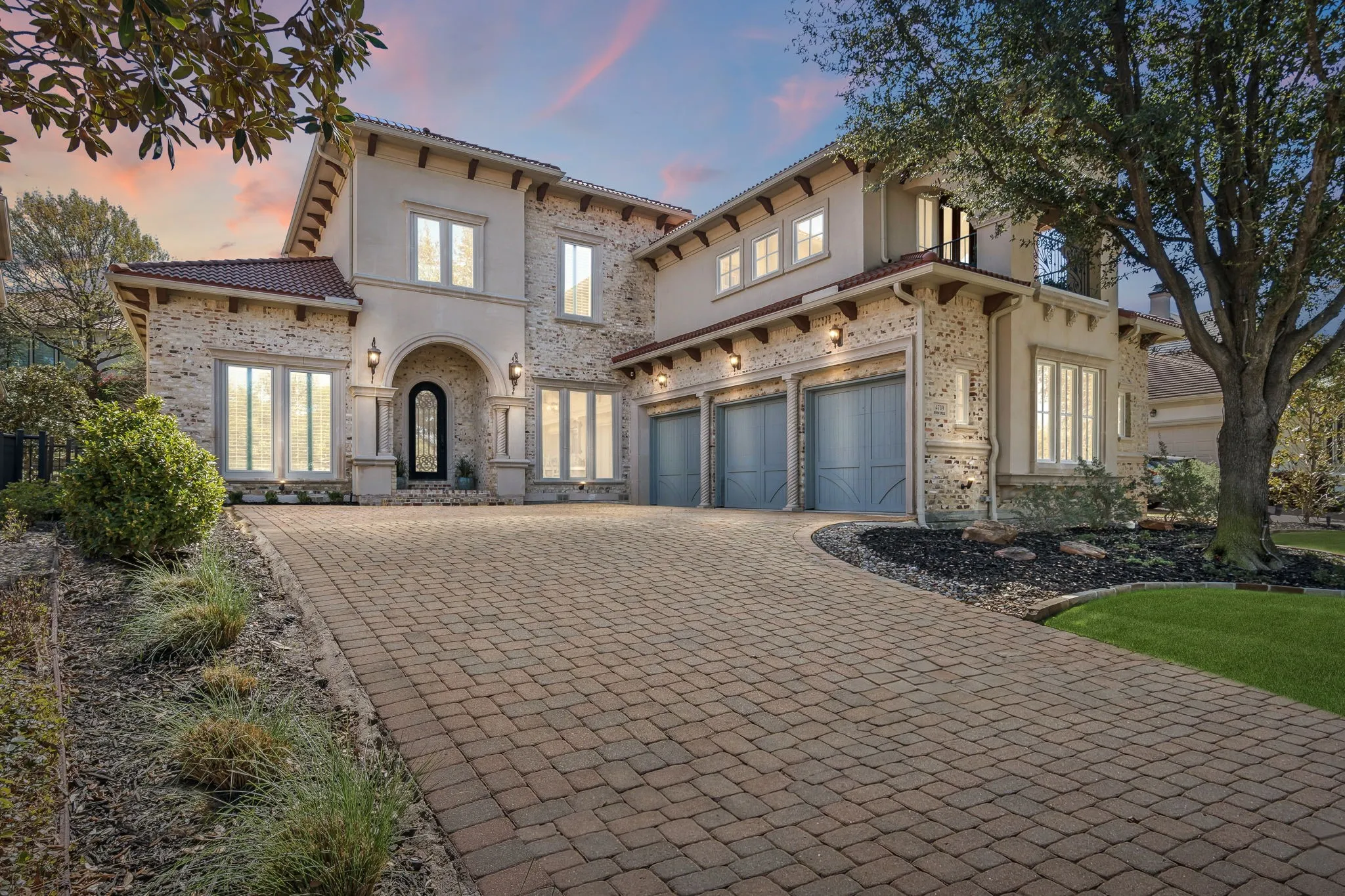Single Family Residence For Sale in Dallas County , 4739 Byron Circle, Irving, Texas 75038, 4 Bedroom, 5 Bathroom, 3 Garage spaces, 5,631 Sqft, built in 2007, mls#21369469, Real Estate Agent in Irving, Homes For Sale in Dallas county, Homes For Sale in Irving, Realtor in Irving Texas, Real Estate Brokerage Independent Realty Texas, Luminita Cordes Realtor