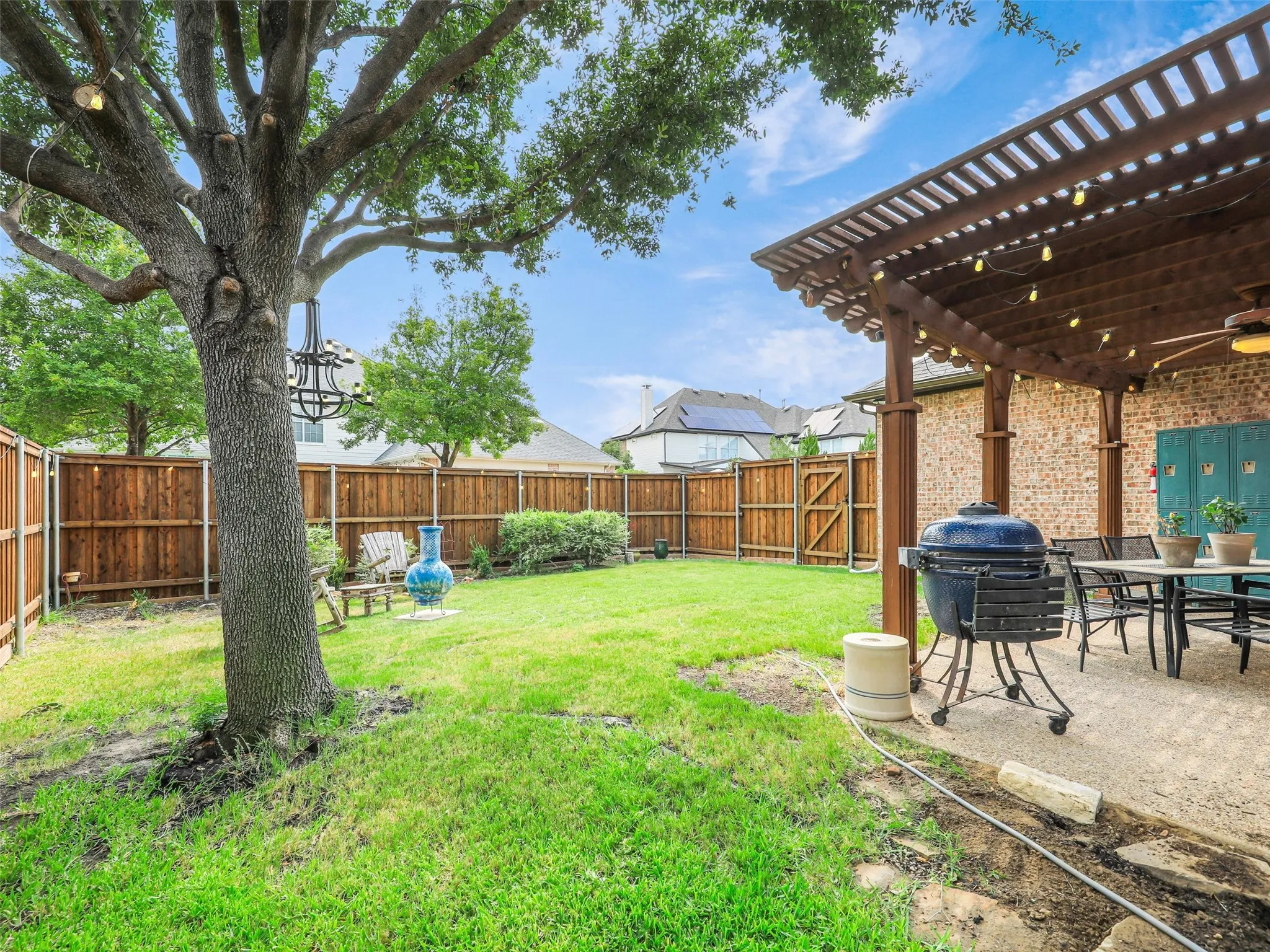 Single Family Residence For Sale in Denton County , 2113 Sandy Creek Drive, Frisco, Texas 75033, 4 Bedroom, 4 Bathroom, 3 Garage spaces, 3,427 Sqft, built in 2004, mls#21370755, Real Estate Agent in Frisco, Homes For Sale in Denton county, Homes For Sale in Frisco, Realtor in Frisco Texas, Real Estate Brokerage Independent Realty Texas, Luminita Cordes Realtor