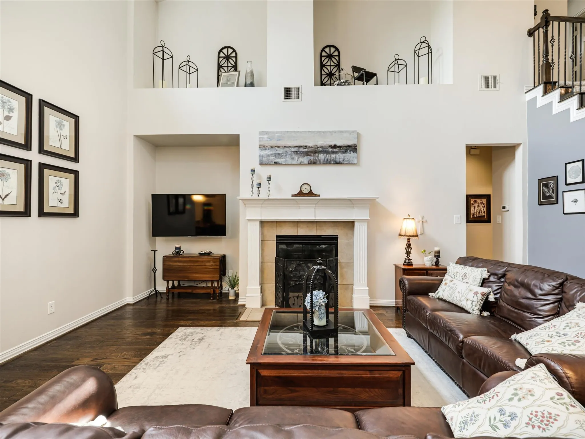 Single Family Residence For Sale in Denton County , 2113 Sandy Creek Drive, Frisco, Texas 75033, 4 Bedroom, 4 Bathroom, 3 Garage spaces, 3,427 Sqft, built in 2004, mls#21370755, Real Estate Agent in Frisco, Homes For Sale in Denton county, Homes For Sale in Frisco, Realtor in Frisco Texas, Real Estate Brokerage Independent Realty Texas, Luminita Cordes Realtor