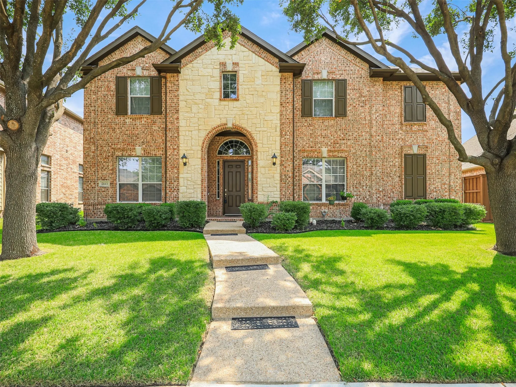 Single Family Residence For Sale in Denton County , 2113 Sandy Creek Drive, Frisco, Texas 75033, 4 Bedroom, 4 Bathroom, 3 Garage spaces, 3,427 Sqft, built in 2004, mls#21370755, Real Estate Agent in Frisco, Homes For Sale in Denton county, Homes For Sale in Frisco, Realtor in Frisco Texas, Real Estate Brokerage Independent Realty Texas, Luminita Cordes Realtor