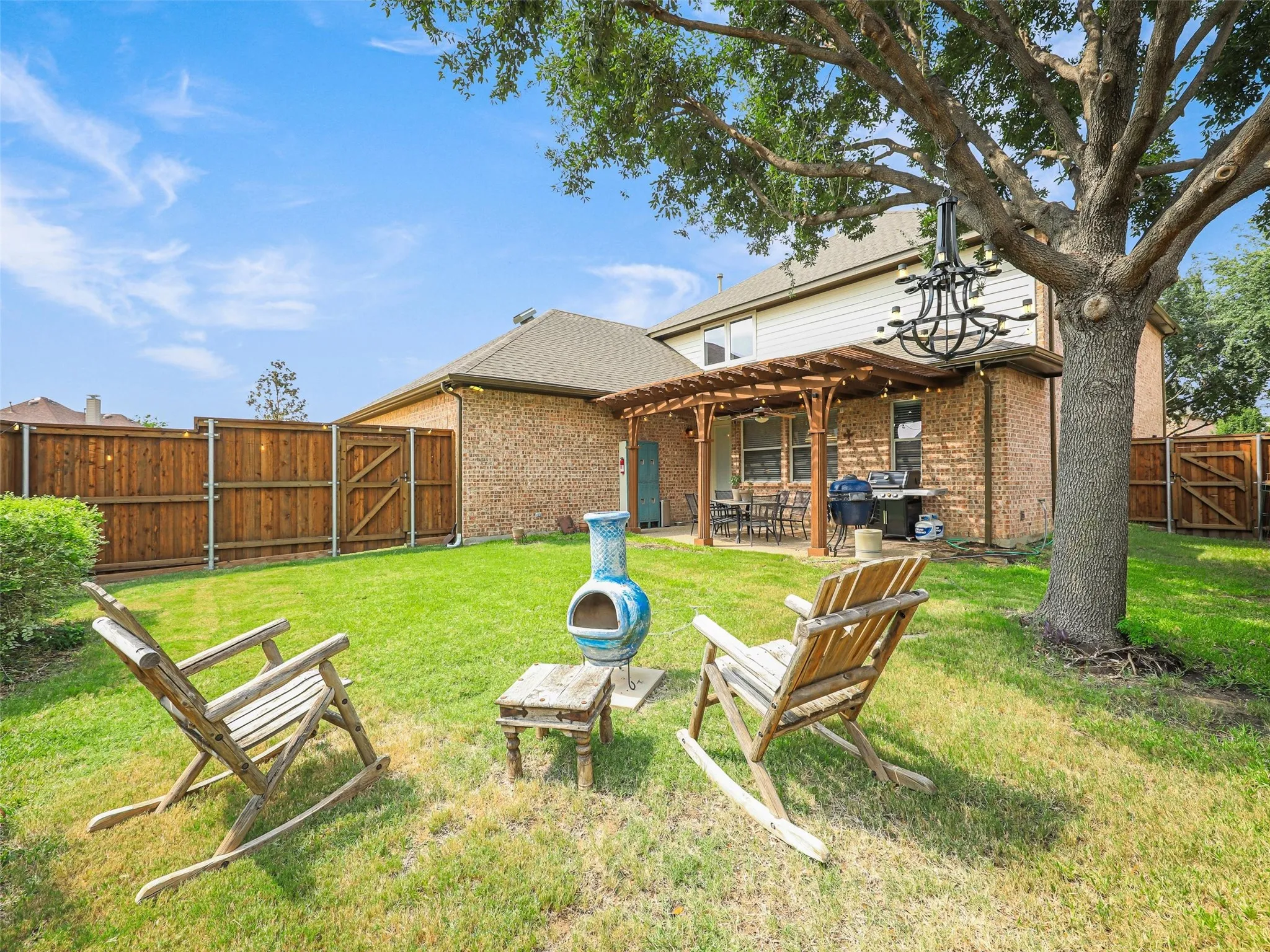 Single Family Residence For Sale in Denton County , 2113 Sandy Creek Drive, Frisco, Texas 75033, 4 Bedroom, 4 Bathroom, 3 Garage spaces, 3,427 Sqft, built in 2004, mls#21370755, Real Estate Agent in Frisco, Homes For Sale in Denton county, Homes For Sale in Frisco, Realtor in Frisco Texas, Real Estate Brokerage Independent Realty Texas, Luminita Cordes Realtor
