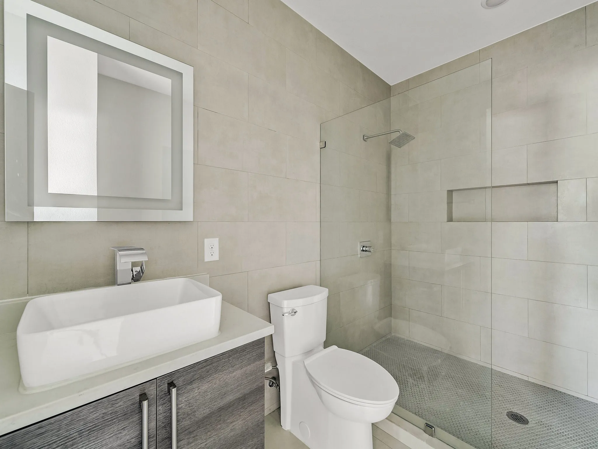 Townhouse For Rent in Dallas County , 1022 Eldorado Avenue 102, Dallas, Texas 75208, 2 Bedroom, 3 Bathroom, 2 Garage spaces, 1,588 Sqft, built in 2019, mls#21371017, Real Estate Agent in Dallas, Homes For Rent in Dallas county, Homes For Rent in Dallas, Realtor in Dallas Texas, Real Estate Brokerage Independent Realty Texas, Luminita Cordes Realtor