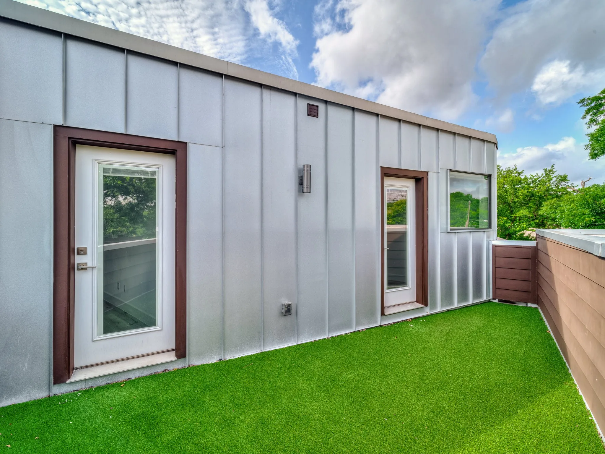 Townhouse For Rent in Dallas County , 1022 Eldorado Avenue 102, Dallas, Texas 75208, 2 Bedroom, 3 Bathroom, 2 Garage spaces, 1,588 Sqft, built in 2019, mls#21371017, Real Estate Agent in Dallas, Homes For Rent in Dallas county, Homes For Rent in Dallas, Realtor in Dallas Texas, Real Estate Brokerage Independent Realty Texas, Luminita Cordes Realtor