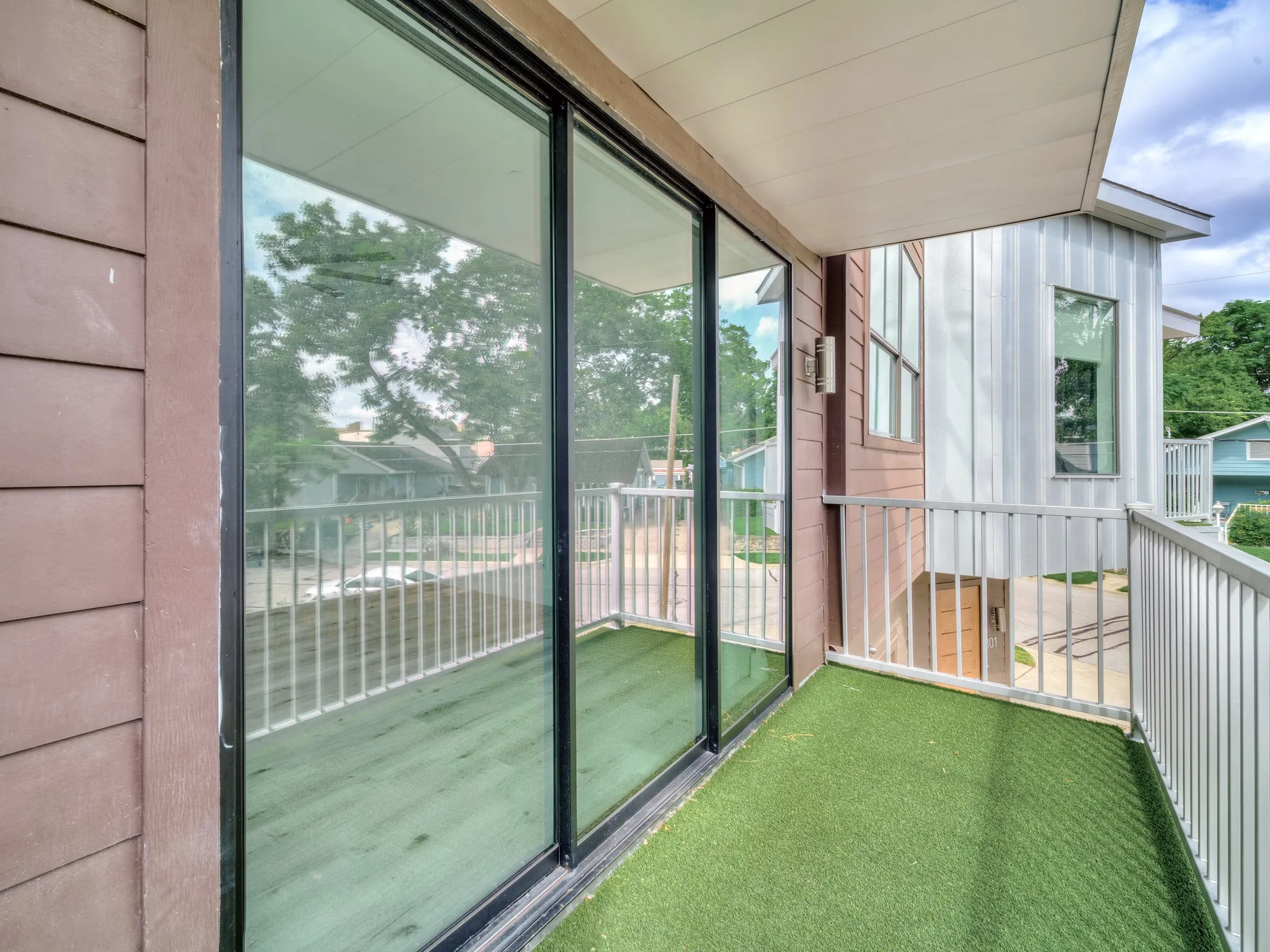 Townhouse For Rent in Dallas County , 1022 Eldorado Avenue 102, Dallas, Texas 75208, 2 Bedroom, 3 Bathroom, 2 Garage spaces, 1,588 Sqft, built in 2019, mls#21371017, Real Estate Agent in Dallas, Homes For Rent in Dallas county, Homes For Rent in Dallas, Realtor in Dallas Texas, Real Estate Brokerage Independent Realty Texas, Luminita Cordes Realtor