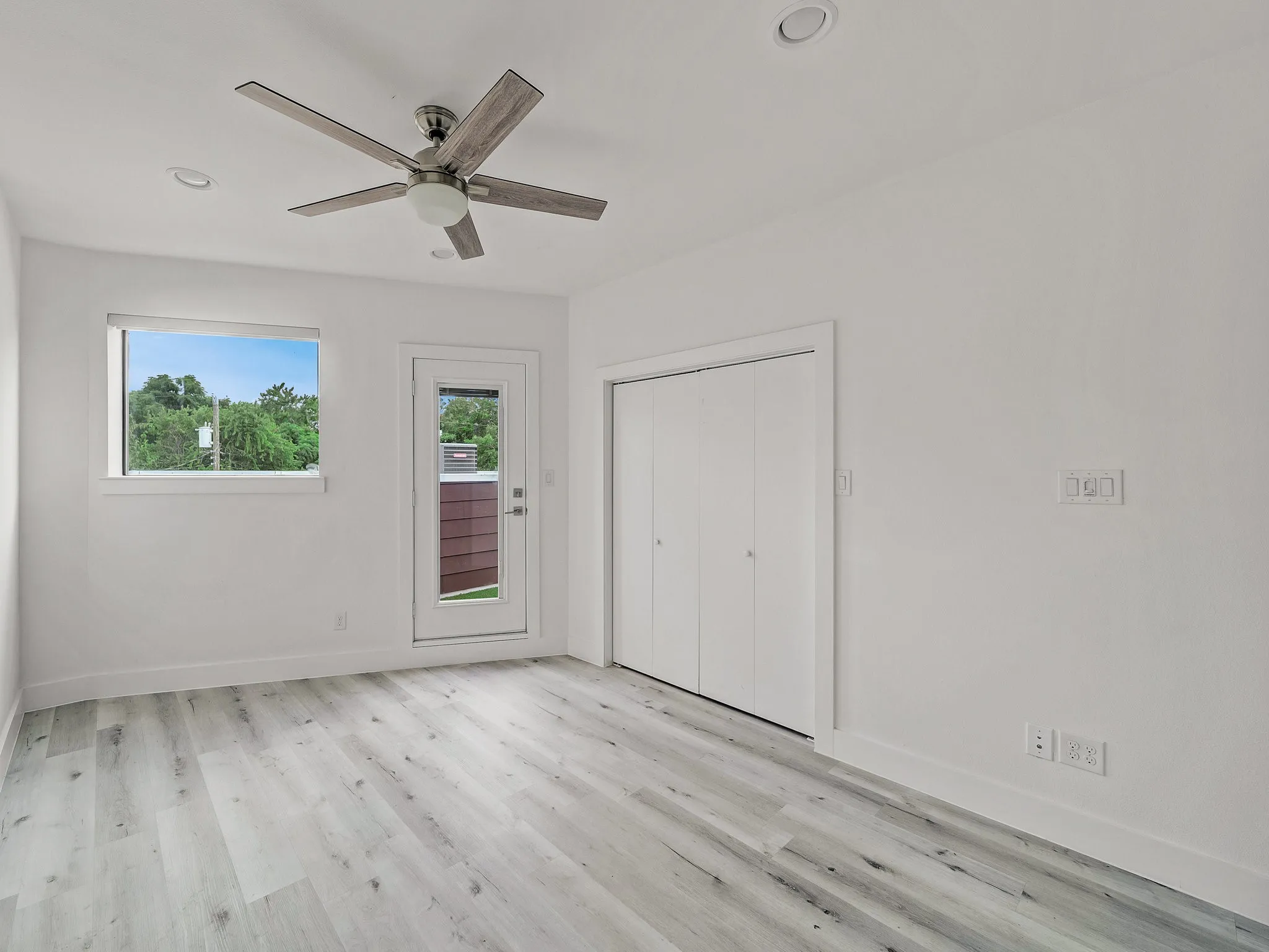 Townhouse For Rent in Dallas County , 1022 Eldorado Avenue 102, Dallas, Texas 75208, 2 Bedroom, 3 Bathroom, 2 Garage spaces, 1,588 Sqft, built in 2019, mls#21371017, Real Estate Agent in Dallas, Homes For Rent in Dallas county, Homes For Rent in Dallas, Realtor in Dallas Texas, Real Estate Brokerage Independent Realty Texas, Luminita Cordes Realtor