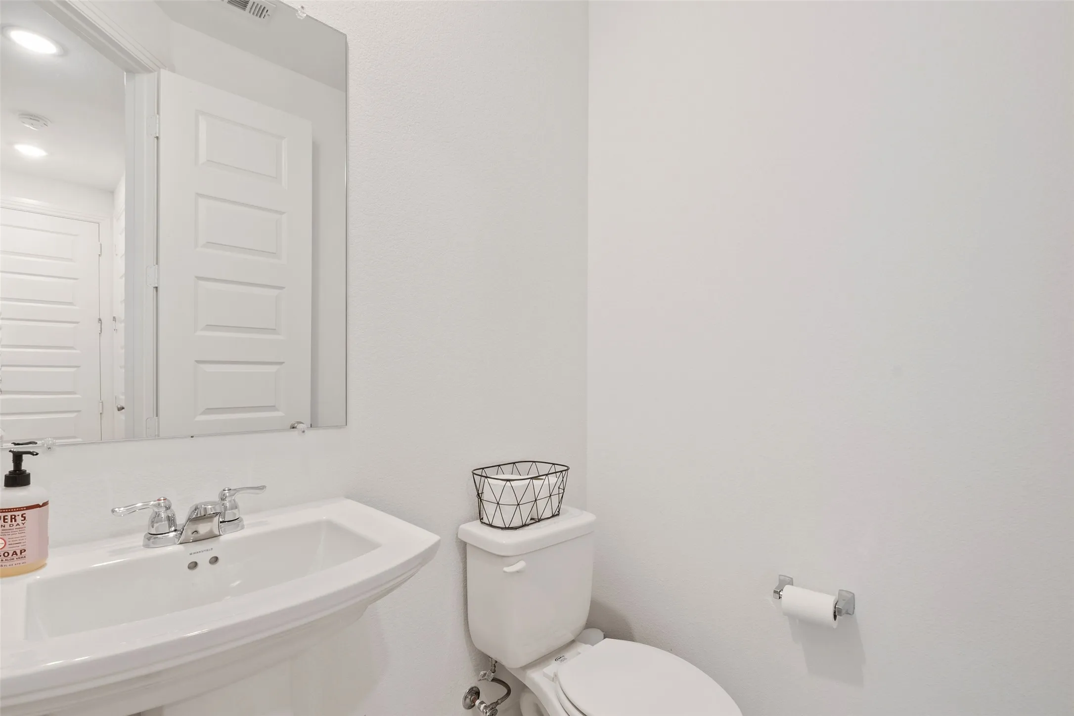 Single Family Residence For Sale in Denton County , 10104 Bitterroot Drive, Little Elm, Texas 75068, 4 Bedroom, 3 Bathroom, 2 Garage spaces, 2,103 Sqft, built in 2020, mls#21370206, Real Estate Agent in Little Elm, Homes For Sale in Denton county, Homes For Sale in Little Elm, Realtor in Little Elm Texas, Real Estate Brokerage Independent Realty Texas, Luminita Cordes Realtor
