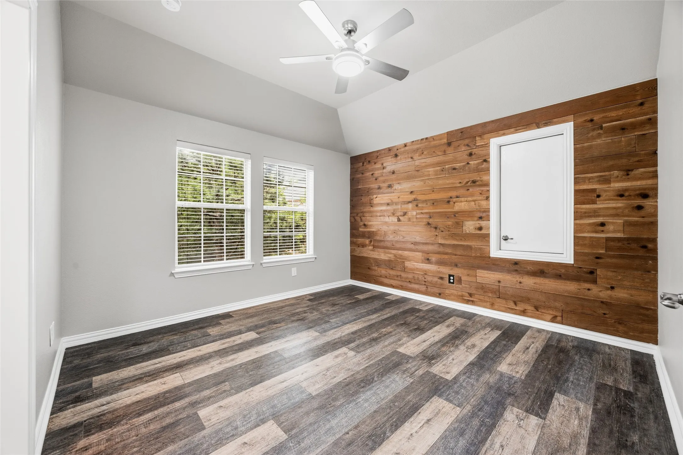 Single Family Residence For Sale in Collin County , 1801 San Carlos Avenue, Allen, Texas 75002, 4 Bedroom, 4 Bathroom, 3 Garage spaces, 4,049 Sqft, built in 2002, mls#21370822, Real Estate Agent in Allen, Homes For Sale in Collin county, Homes For Sale in Allen, Realtor in Allen Texas, Real Estate Brokerage Independent Realty Texas, Luminita Cordes Realtor