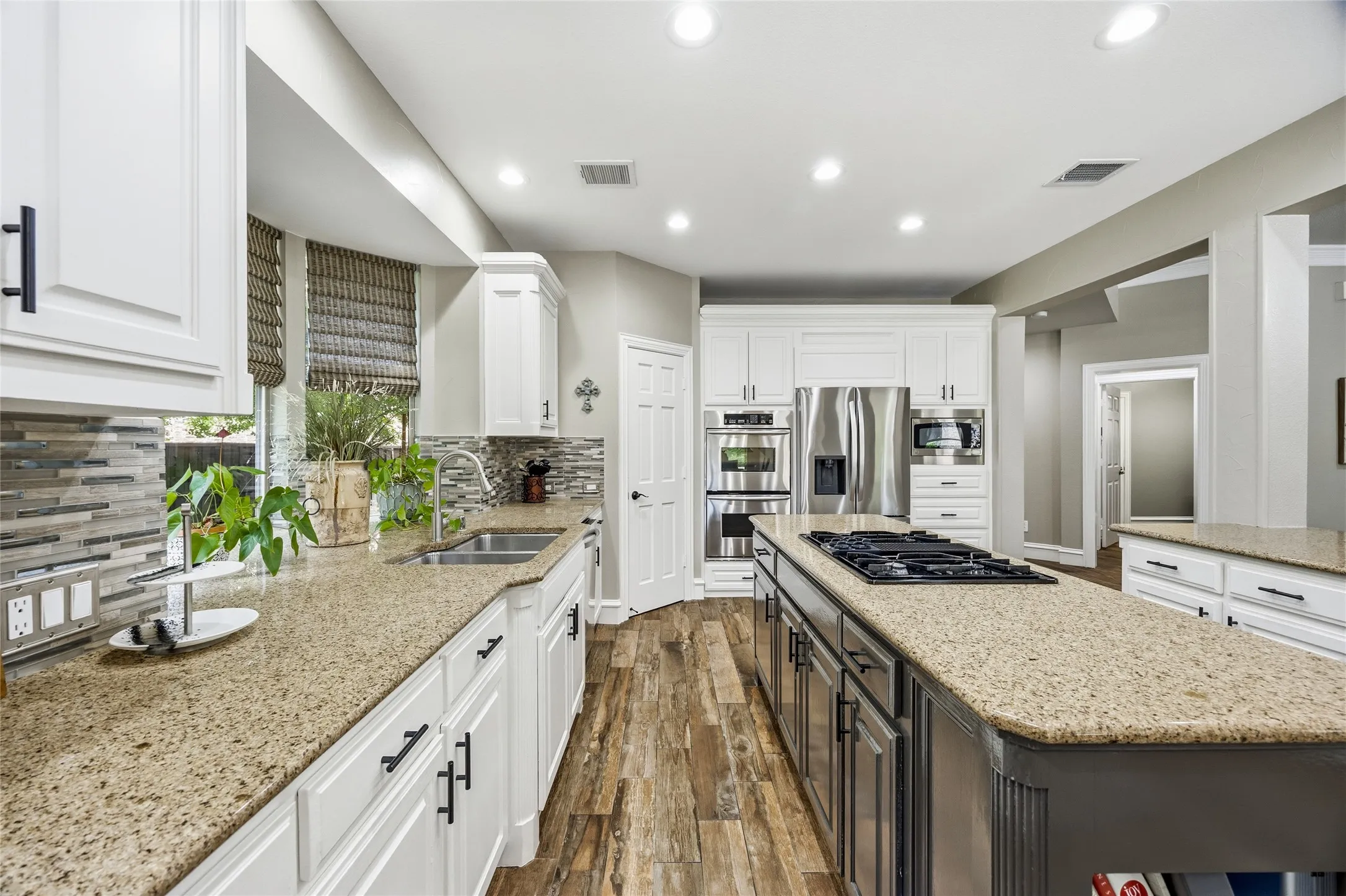 Single Family Residence For Sale in Collin County , 1801 San Carlos Avenue, Allen, Texas 75002, 4 Bedroom, 4 Bathroom, 3 Garage spaces, 4,049 Sqft, built in 2002, mls#21370822, Real Estate Agent in Allen, Homes For Sale in Collin county, Homes For Sale in Allen, Realtor in Allen Texas, Real Estate Brokerage Independent Realty Texas, Luminita Cordes Realtor