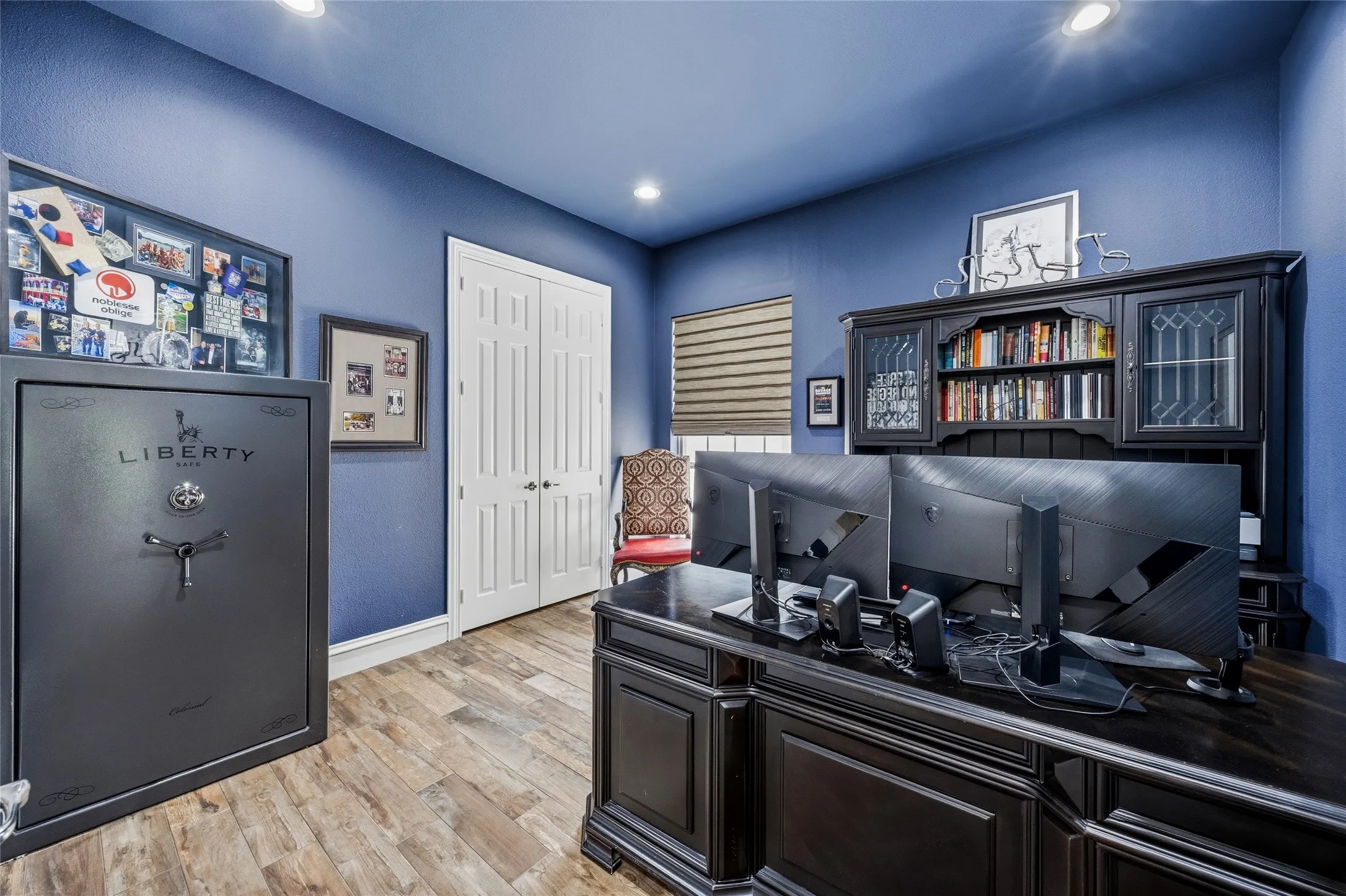 Office off of Master; would make great nursery.