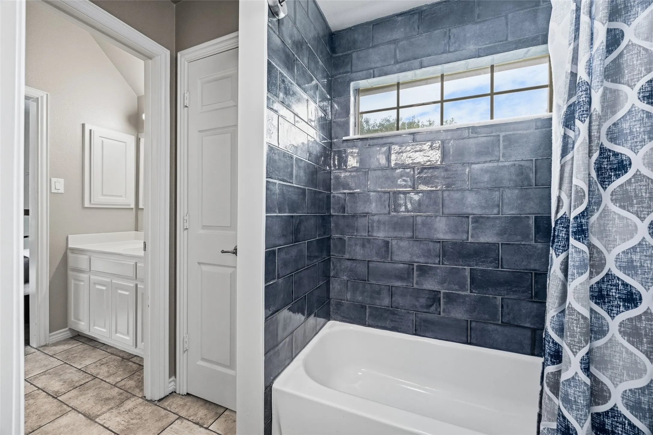 Single Family Residence For Sale in Collin County , 1801 San Carlos Avenue, Allen, Texas 75002, 4 Bedroom, 4 Bathroom, 3 Garage spaces, 4,049 Sqft, built in 2002, mls#21370822, Real Estate Agent in Allen, Homes For Sale in Collin county, Homes For Sale in Allen, Realtor in Allen Texas, Real Estate Brokerage Independent Realty Texas, Luminita Cordes Realtor