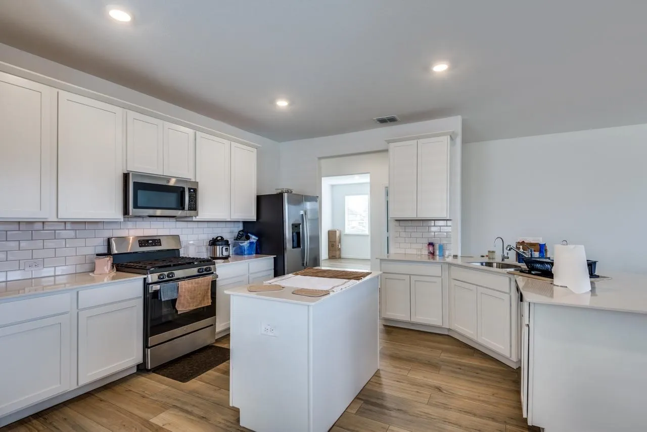 Single Family Residence For Rent in Denton County , 2204 OKeefe Drive, Little Elm, Texas 75068, 4 Bedroom, 2 Bathroom, 2 Garage spaces, 2,010 Sqft, built in 2023, mls#21371057, Real Estate Agent in Little Elm, Homes For Rent in Denton county, Homes For Rent in Little Elm, Realtor in Little Elm Texas, Real Estate Brokerage Independent Realty Texas, Luminita Cordes Realtor