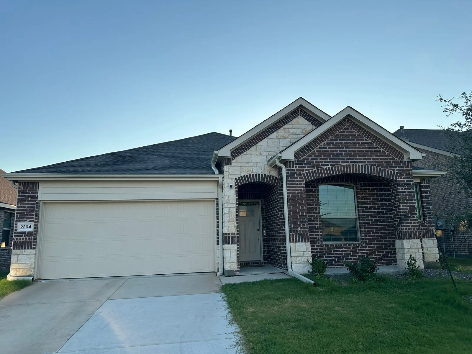 Single Family Residence For Rent in Denton County , 2204 OKeefe Drive, Little Elm, Texas 75068, 4 Bedroom, 2 Bathroom, 2 Garage spaces, 2,010 Sqft, built in 2023, mls#21371057, Real Estate Agent in Little Elm, Homes For Rent in Denton county, Homes For Rent in Little Elm, Realtor in Little Elm Texas, Real Estate Brokerage Independent Realty Texas, Luminita Cordes Realtor