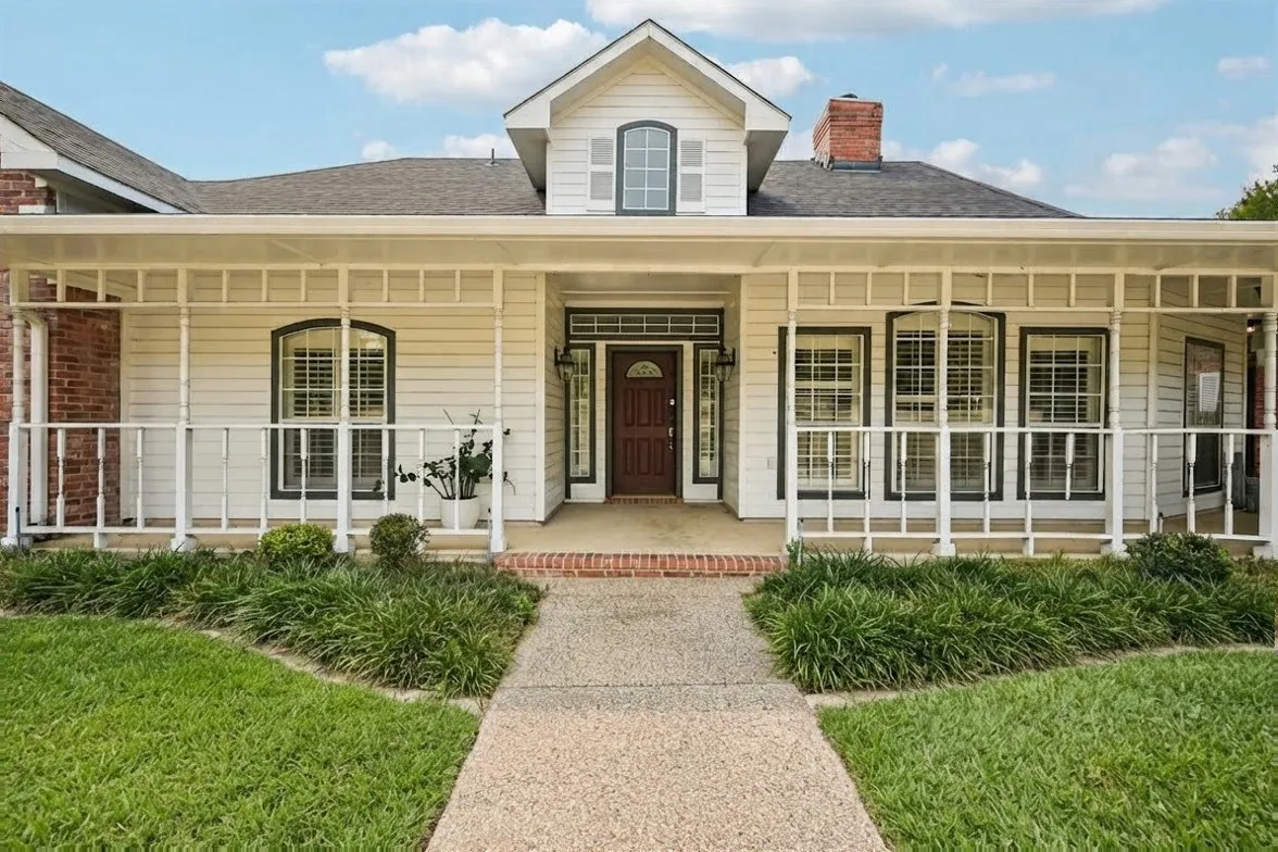 Single Family Residence For Rent in Collin County , 1380 Meandro Ria Lane, Fairview, Texas 75069, 4 Bedroom, 4 Bathroom, 2 Garage spaces, 2,843 Sqft, built in 1993, mls#21370000, Real Estate Agent in Fairview, Homes For Rent in Collin county, Homes For Rent in Fairview, Realtor in Fairview Texas, Real Estate Brokerage Independent Realty Texas, Luminita Cordes Realtor