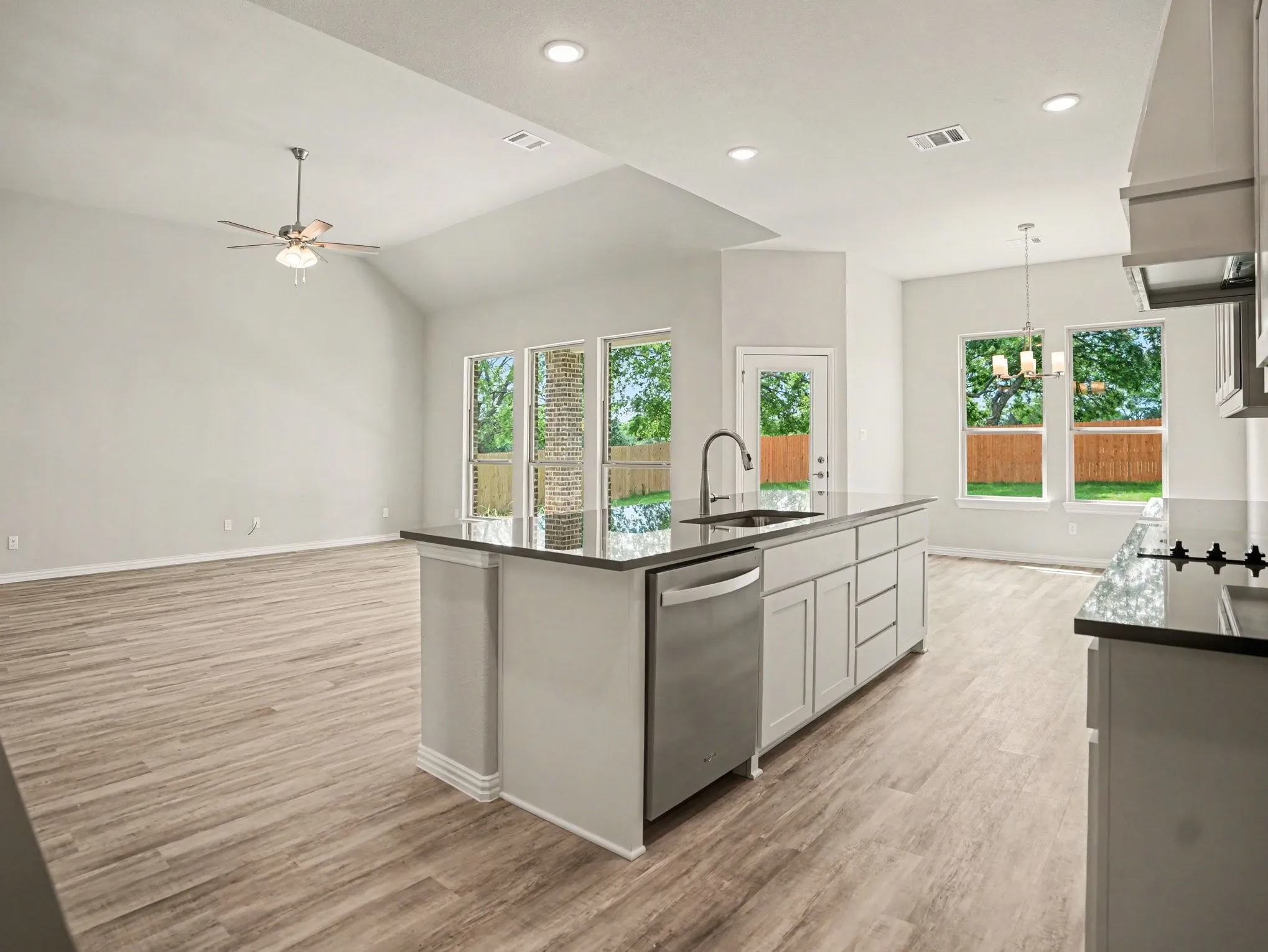 Single Family Residence For Rent in Dallas County , 706 Alaina Drive, De Soto, Texas 75115, 4 Bedroom, 3 Bathroom, 3 Garage spaces, 2,666 Sqft, built in 2026, mls#21371063, Real Estate Agent in De Soto, Homes For Rent in Dallas county, Homes For Rent in De Soto, Realtor in De Soto Texas, Real Estate Brokerage Independent Realty Texas, Luminita Cordes Realtor