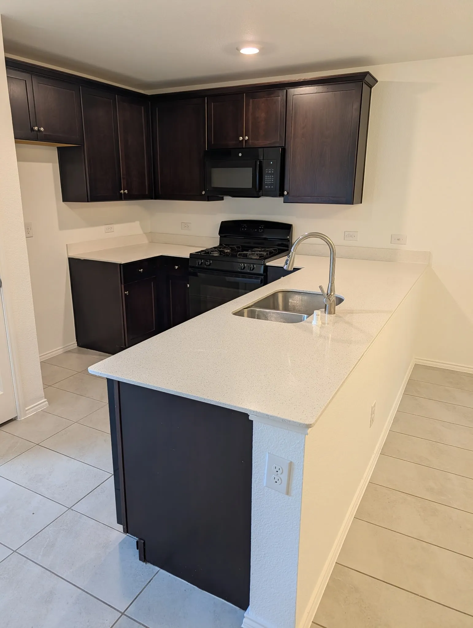Single Family Residence For Rent in Denton County , 3613 Harper St, Little Elm, Texas 75068, 3 Bedroom, 2 Bathroom, 2 Garage spaces, 1,461 Sqft, built in 2023, mls#21371064, Real Estate Agent in Little Elm, Homes For Rent in Denton county, Homes For Rent in Little Elm, Realtor in Little Elm Texas, Real Estate Brokerage Independent Realty Texas, Luminita Cordes Realtor