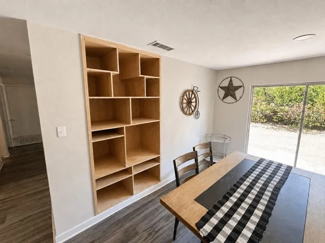 Single Family Residence For Rent in Dallas County , 1300 Timberlake Circle, Richardson, Texas 75080, 3 Bedroom, 2 Bathroom, 1 Garage spaces, 1,229 Sqft, built in 1961, mls#21371067, Real Estate Agent in Richardson, Homes For Rent in Dallas county, Homes For Rent in Richardson, Realtor in Richardson Texas, Real Estate Brokerage Independent Realty Texas, Luminita Cordes Realtor