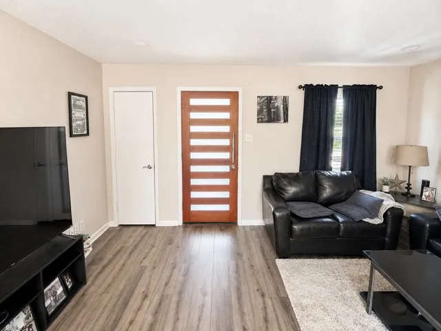 Single Family Residence For Rent in Dallas County , 1300 Timberlake Circle, Richardson, Texas 75080, 3 Bedroom, 2 Bathroom, 1 Garage spaces, 1,229 Sqft, built in 1961, mls#21371067, Real Estate Agent in Richardson, Homes For Rent in Dallas county, Homes For Rent in Richardson, Realtor in Richardson Texas, Real Estate Brokerage Independent Realty Texas, Luminita Cordes Realtor