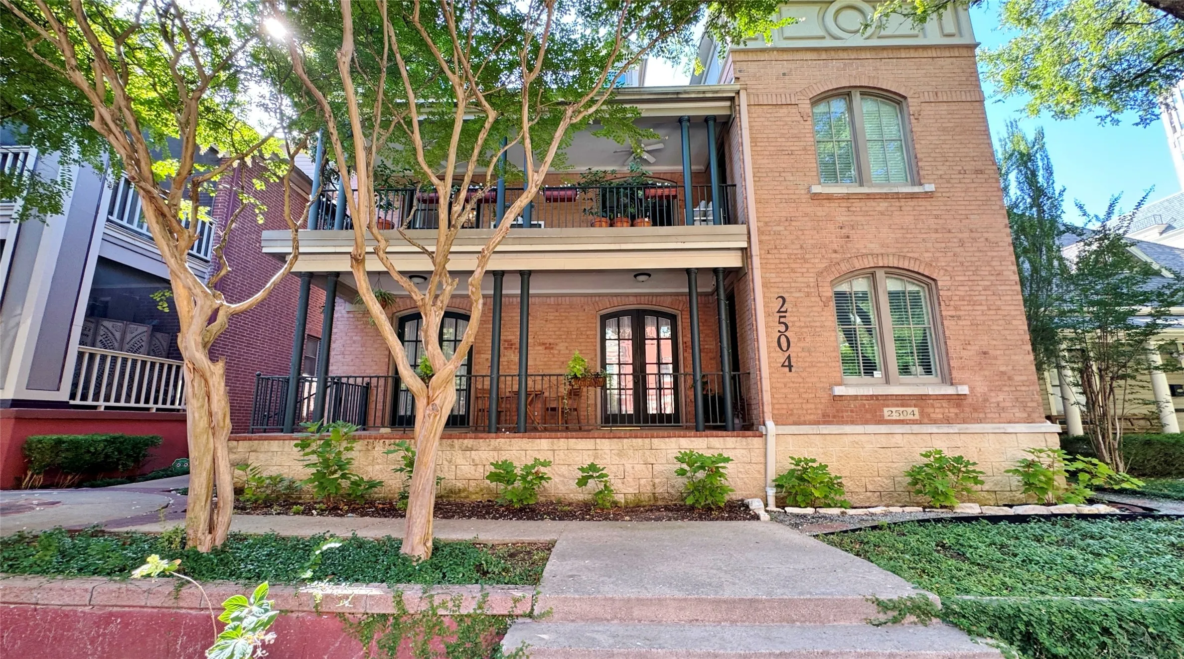 Condominium For Rent in Dallas County , 2504 State Street 5, Dallas, Texas 75201, 1 Bedroom, 1 Bathroom, 1 Garage spaces, 750 Sqft, built in 1994, mls#21371068, Real Estate Agent in Dallas, Homes For Rent in Dallas county, Homes For Rent in Dallas, Realtor in Dallas Texas, Real Estate Brokerage Independent Realty Texas, Luminita Cordes Realtor