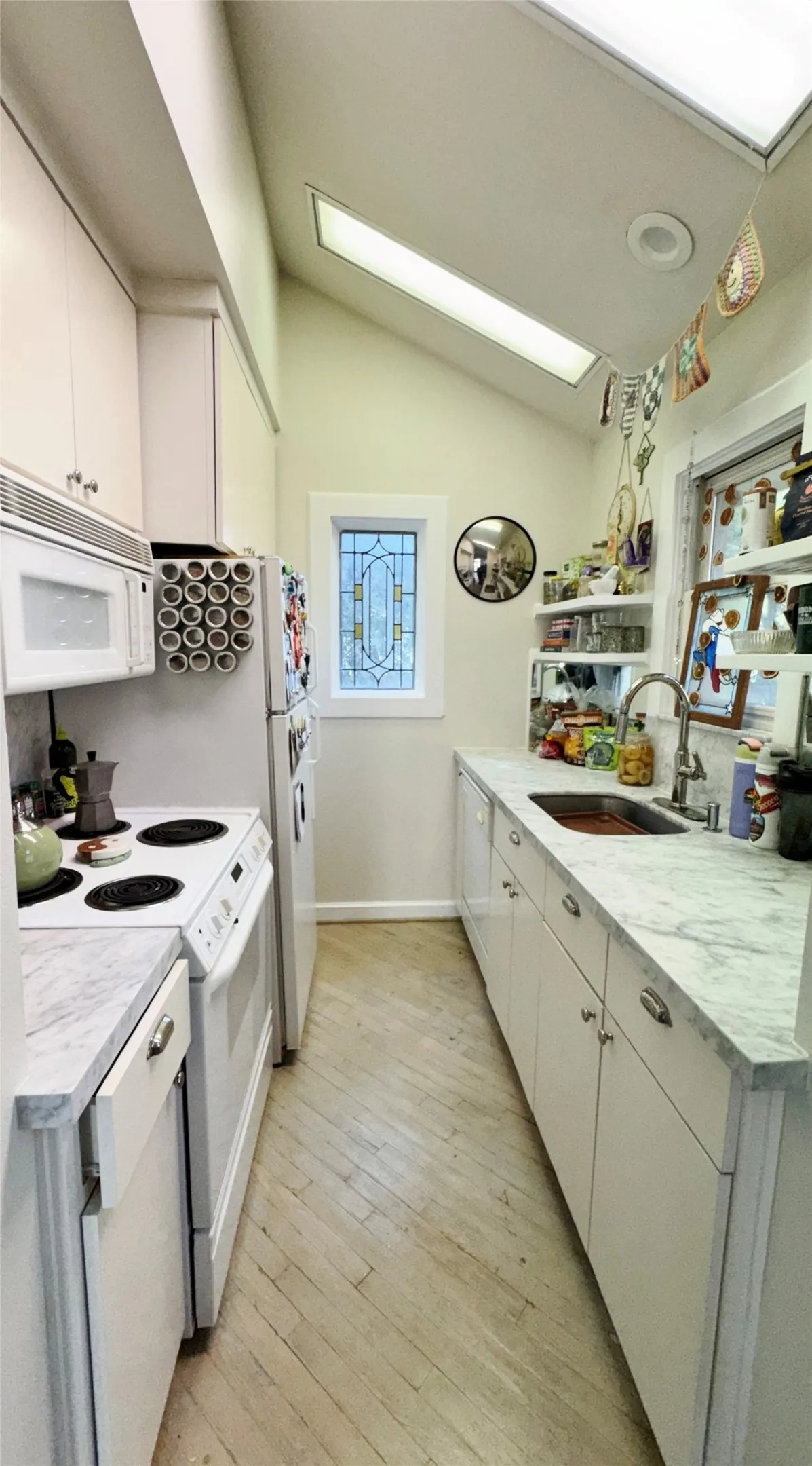 Condominium For Rent in Dallas County , 2504 State Street 5, Dallas, Texas 75201, 1 Bedroom, 1 Bathroom, 1 Garage spaces, 750 Sqft, built in 1994, mls#21371068, Real Estate Agent in Dallas, Homes For Rent in Dallas county, Homes For Rent in Dallas, Realtor in Dallas Texas, Real Estate Brokerage Independent Realty Texas, Luminita Cordes Realtor