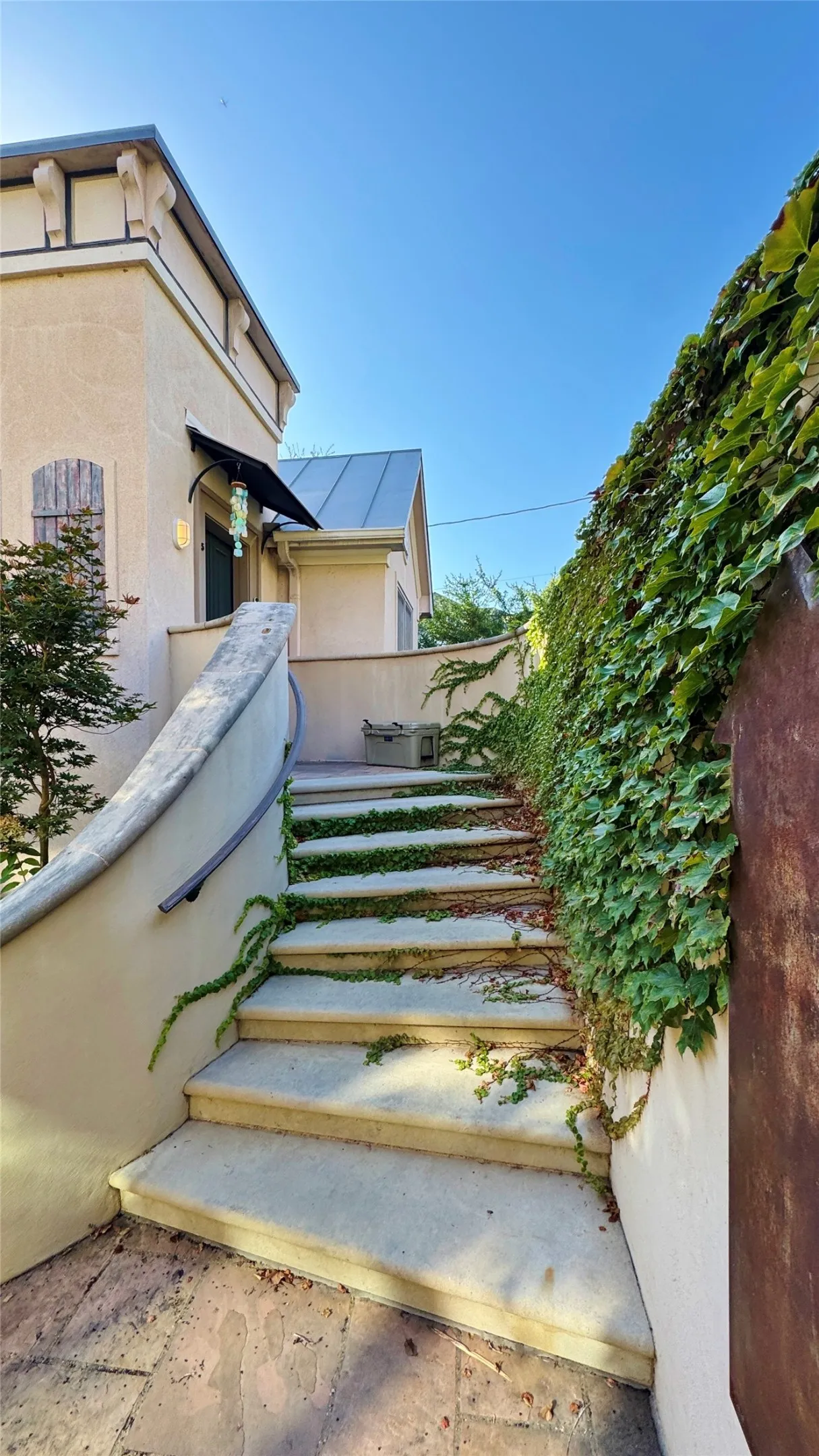Condominium For Rent in Dallas County , 2504 State Street 5, Dallas, Texas 75201, 1 Bedroom, 1 Bathroom, 1 Garage spaces, 750 Sqft, built in 1994, mls#21371068, Real Estate Agent in Dallas, Homes For Rent in Dallas county, Homes For Rent in Dallas, Realtor in Dallas Texas, Real Estate Brokerage Independent Realty Texas, Luminita Cordes Realtor