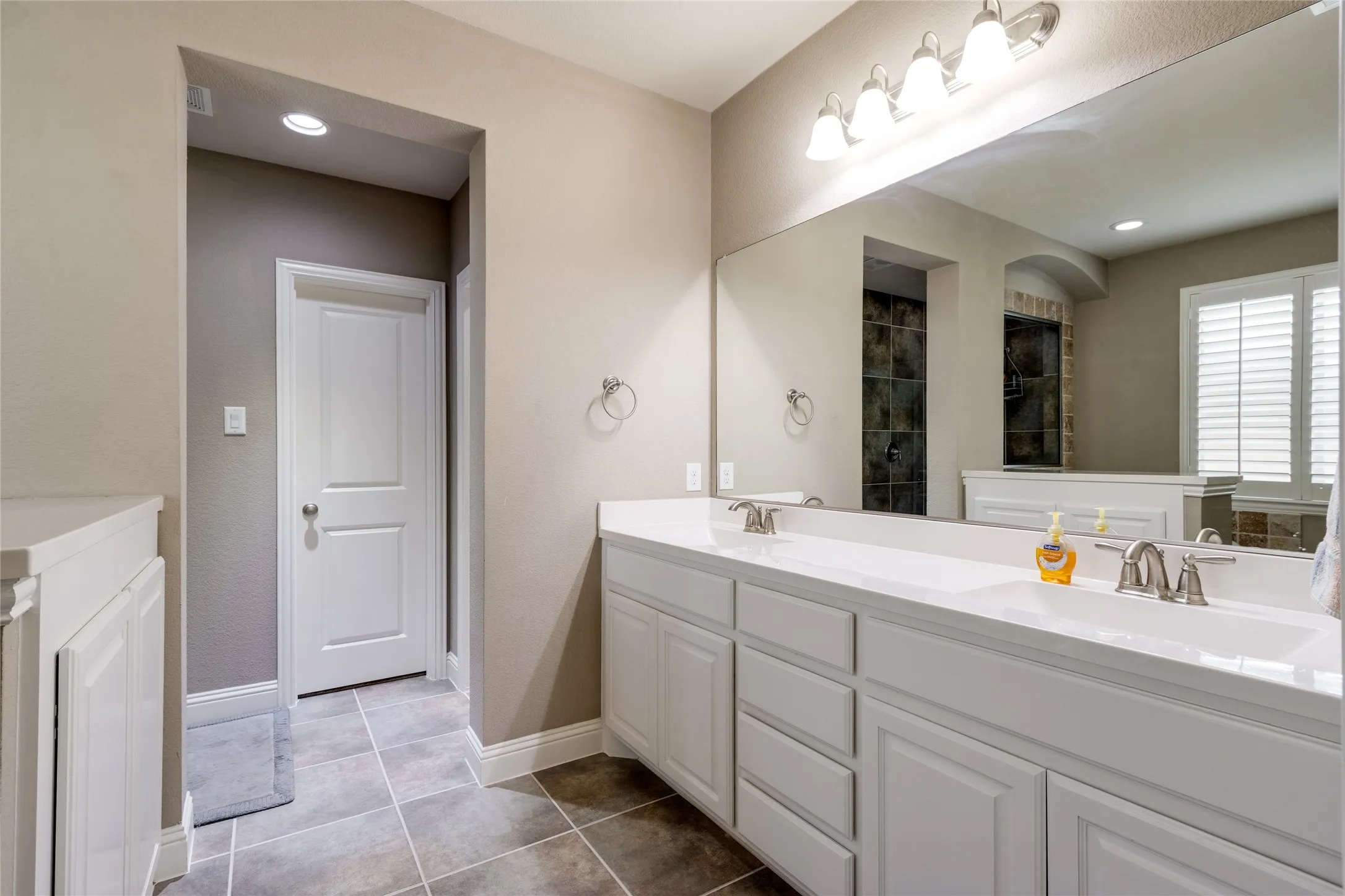 Single Family Residence For Sale in Denton County , 225 Lilypad Bend, Argyle, Texas 76226, 5 Bedroom, 4 Bathroom, 3 Garage spaces, 3,084 Sqft, built in 2015, mls#21364255, Real Estate Agent in Argyle, Homes For Sale in Denton county, Homes For Sale in Argyle, Realtor in Argyle Texas, Real Estate Brokerage Independent Realty Texas, Luminita Cordes Realtor