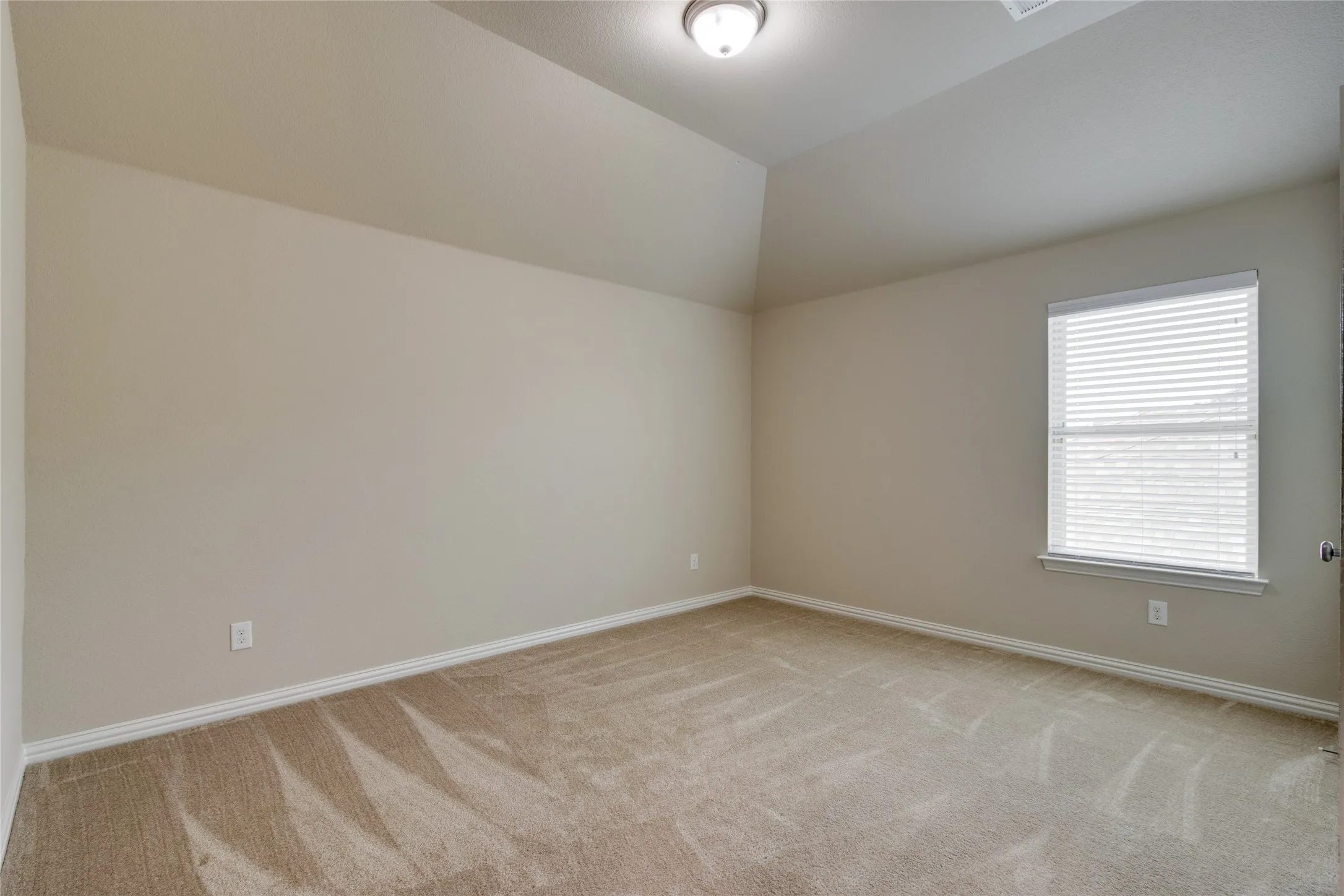 Single Family Residence For Sale in Denton County , 225 Lilypad Bend, Argyle, Texas 76226, 5 Bedroom, 4 Bathroom, 3 Garage spaces, 3,084 Sqft, built in 2015, mls#21364255, Real Estate Agent in Argyle, Homes For Sale in Denton county, Homes For Sale in Argyle, Realtor in Argyle Texas, Real Estate Brokerage Independent Realty Texas, Luminita Cordes Realtor