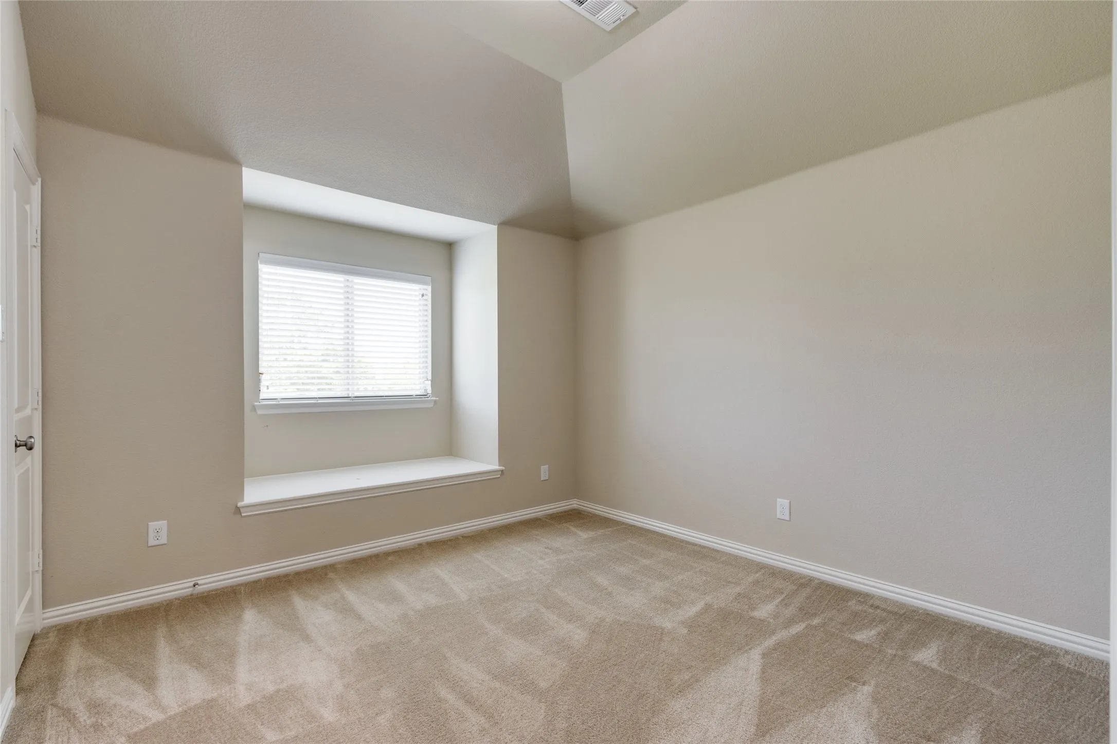 Single Family Residence For Sale in Denton County , 225 Lilypad Bend, Argyle, Texas 76226, 5 Bedroom, 4 Bathroom, 3 Garage spaces, 3,084 Sqft, built in 2015, mls#21364255, Real Estate Agent in Argyle, Homes For Sale in Denton county, Homes For Sale in Argyle, Realtor in Argyle Texas, Real Estate Brokerage Independent Realty Texas, Luminita Cordes Realtor
