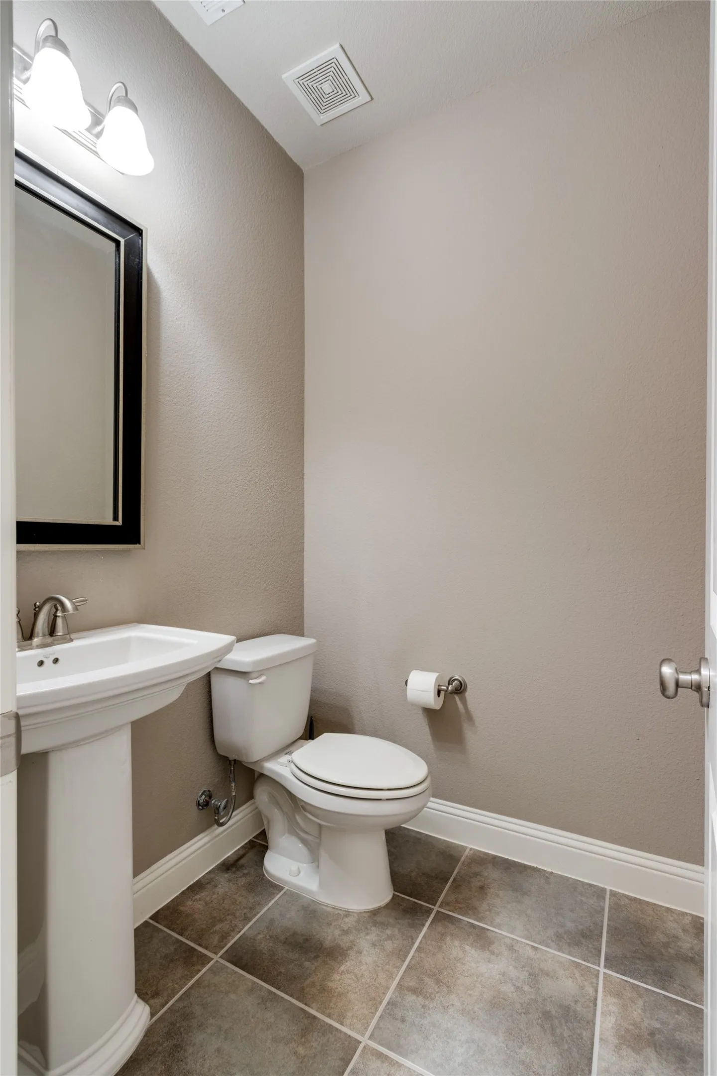 Single Family Residence For Sale in Denton County , 225 Lilypad Bend, Argyle, Texas 76226, 5 Bedroom, 4 Bathroom, 3 Garage spaces, 3,084 Sqft, built in 2015, mls#21364255, Real Estate Agent in Argyle, Homes For Sale in Denton county, Homes For Sale in Argyle, Realtor in Argyle Texas, Real Estate Brokerage Independent Realty Texas, Luminita Cordes Realtor