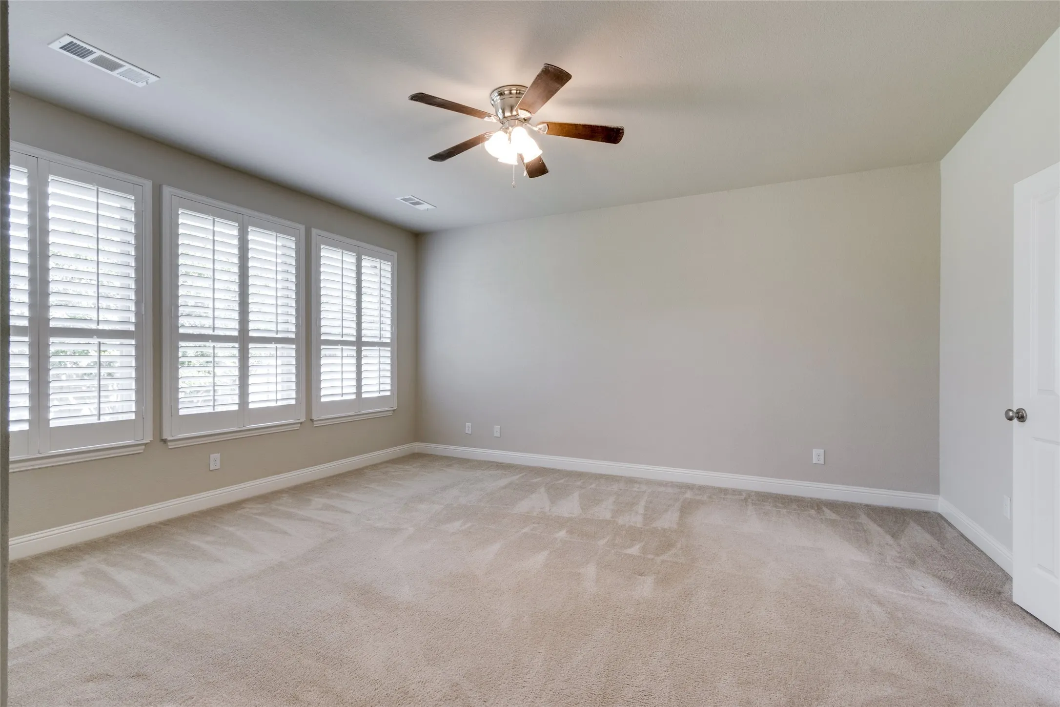 Single Family Residence For Sale in Denton County , 225 Lilypad Bend, Argyle, Texas 76226, 5 Bedroom, 4 Bathroom, 3 Garage spaces, 3,084 Sqft, built in 2015, mls#21364255, Real Estate Agent in Argyle, Homes For Sale in Denton county, Homes For Sale in Argyle, Realtor in Argyle Texas, Real Estate Brokerage Independent Realty Texas, Luminita Cordes Realtor