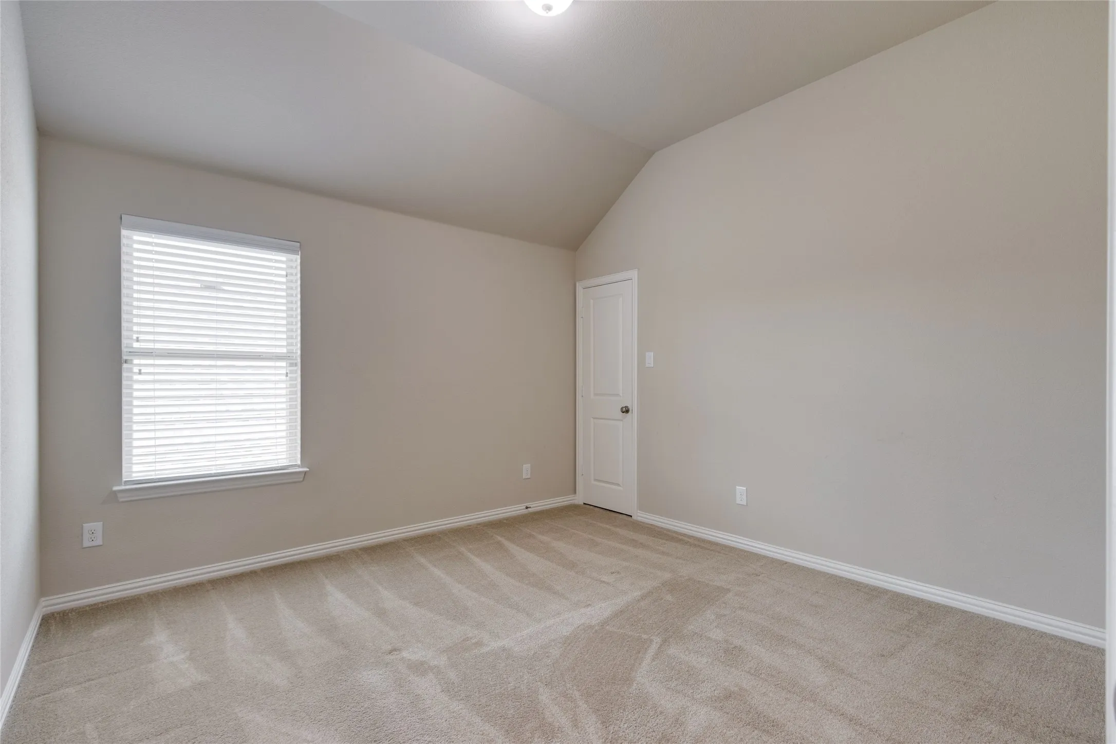 Single Family Residence For Sale in Denton County , 225 Lilypad Bend, Argyle, Texas 76226, 5 Bedroom, 4 Bathroom, 3 Garage spaces, 3,084 Sqft, built in 2015, mls#21364255, Real Estate Agent in Argyle, Homes For Sale in Denton county, Homes For Sale in Argyle, Realtor in Argyle Texas, Real Estate Brokerage Independent Realty Texas, Luminita Cordes Realtor
