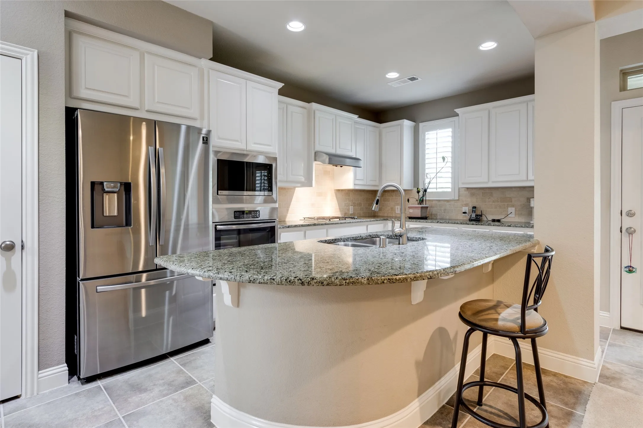 Single Family Residence For Sale in Denton County , 225 Lilypad Bend, Argyle, Texas 76226, 5 Bedroom, 4 Bathroom, 3 Garage spaces, 3,084 Sqft, built in 2015, mls#21364255, Real Estate Agent in Argyle, Homes For Sale in Denton county, Homes For Sale in Argyle, Realtor in Argyle Texas, Real Estate Brokerage Independent Realty Texas, Luminita Cordes Realtor