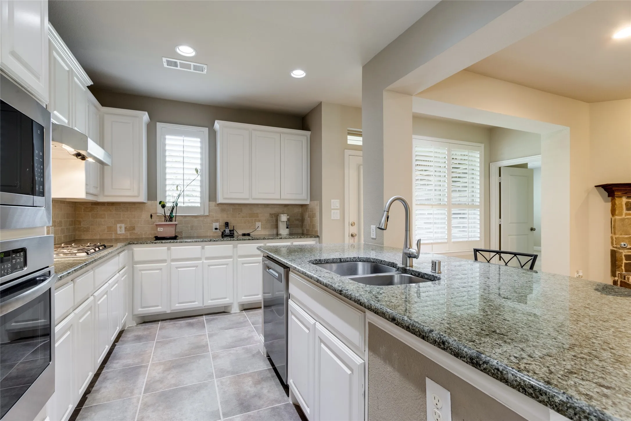 Single Family Residence For Sale in Denton County , 225 Lilypad Bend, Argyle, Texas 76226, 5 Bedroom, 4 Bathroom, 3 Garage spaces, 3,084 Sqft, built in 2015, mls#21364255, Real Estate Agent in Argyle, Homes For Sale in Denton county, Homes For Sale in Argyle, Realtor in Argyle Texas, Real Estate Brokerage Independent Realty Texas, Luminita Cordes Realtor