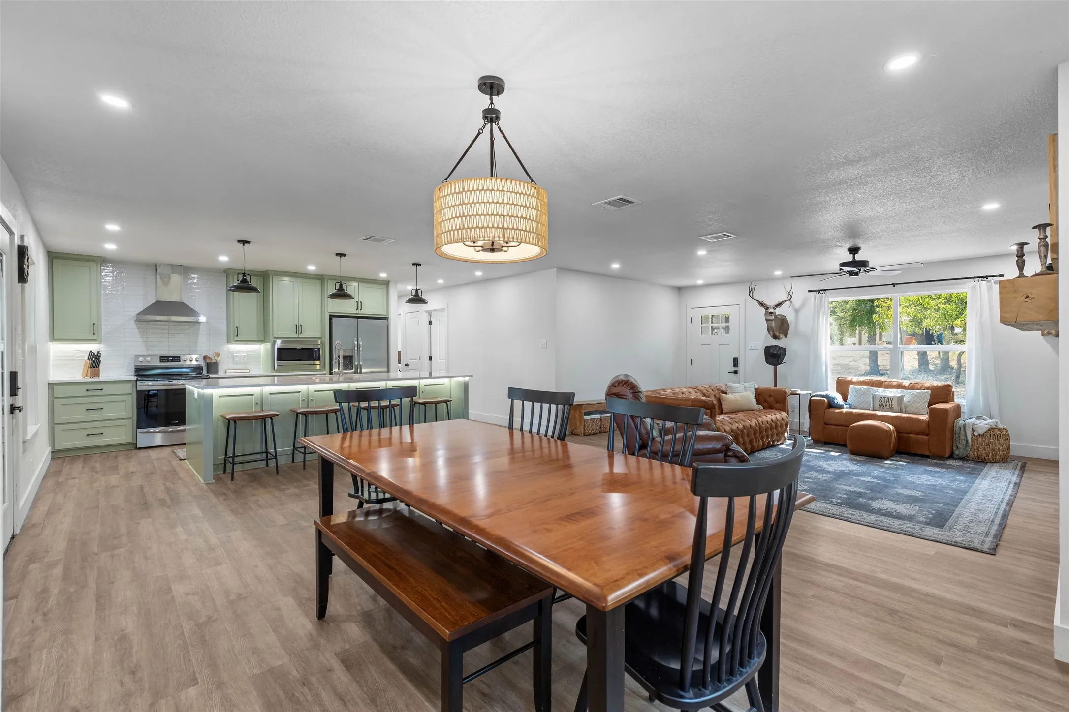 Single Family Residence For Sale in Wise County , 1027 County Road 1744, Chico, Texas 76431, 4 Bedroom, 2 Bathroom, Garage spaces, 1,700 Sqft, built in 1988, mls#21367653, Real Estate Agent in Chico, Homes For Sale in Wise county, Homes For Sale in Chico, Realtor in Chico Texas, Real Estate Brokerage Independent Realty Texas, Luminita Cordes Realtor