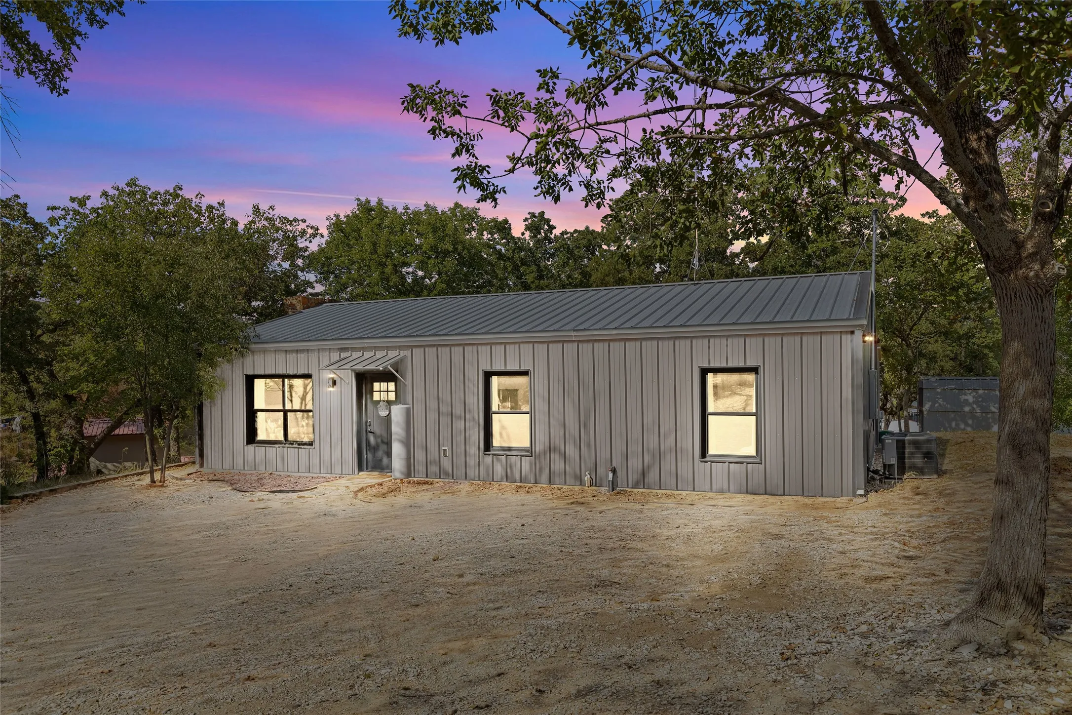 Single Family Residence For Sale in Wise County , 1027 County Road 1744, Chico, Texas 76431, 4 Bedroom, 2 Bathroom, Garage spaces, 1,700 Sqft, built in 1988, mls#21367653, Real Estate Agent in Chico, Homes For Sale in Wise county, Homes For Sale in Chico, Realtor in Chico Texas, Real Estate Brokerage Independent Realty Texas, Luminita Cordes Realtor