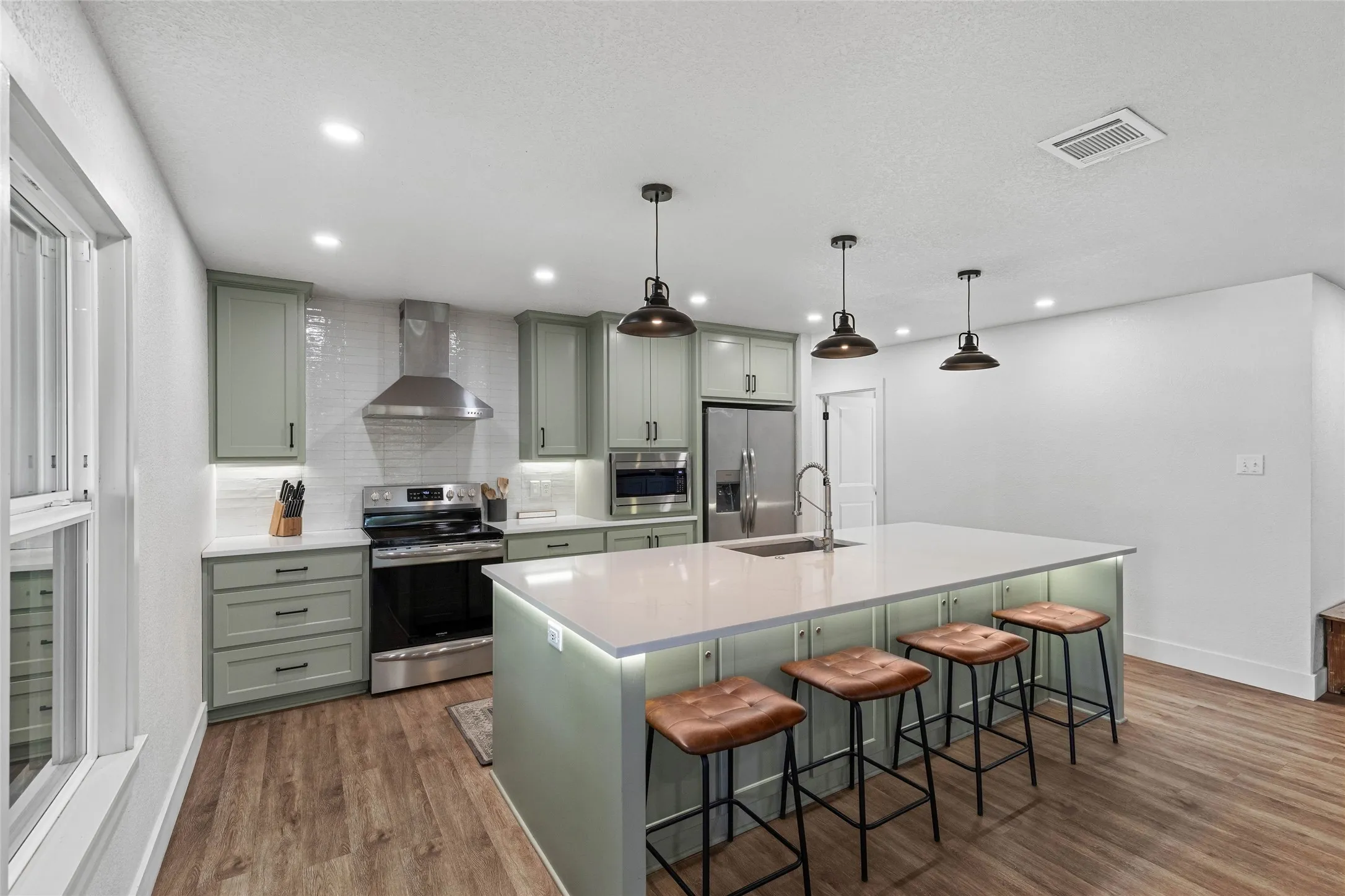 Single Family Residence For Sale in Wise County , 1027 County Road 1744, Chico, Texas 76431, 4 Bedroom, 2 Bathroom, Garage spaces, 1,700 Sqft, built in 1988, mls#21367653, Real Estate Agent in Chico, Homes For Sale in Wise county, Homes For Sale in Chico, Realtor in Chico Texas, Real Estate Brokerage Independent Realty Texas, Luminita Cordes Realtor