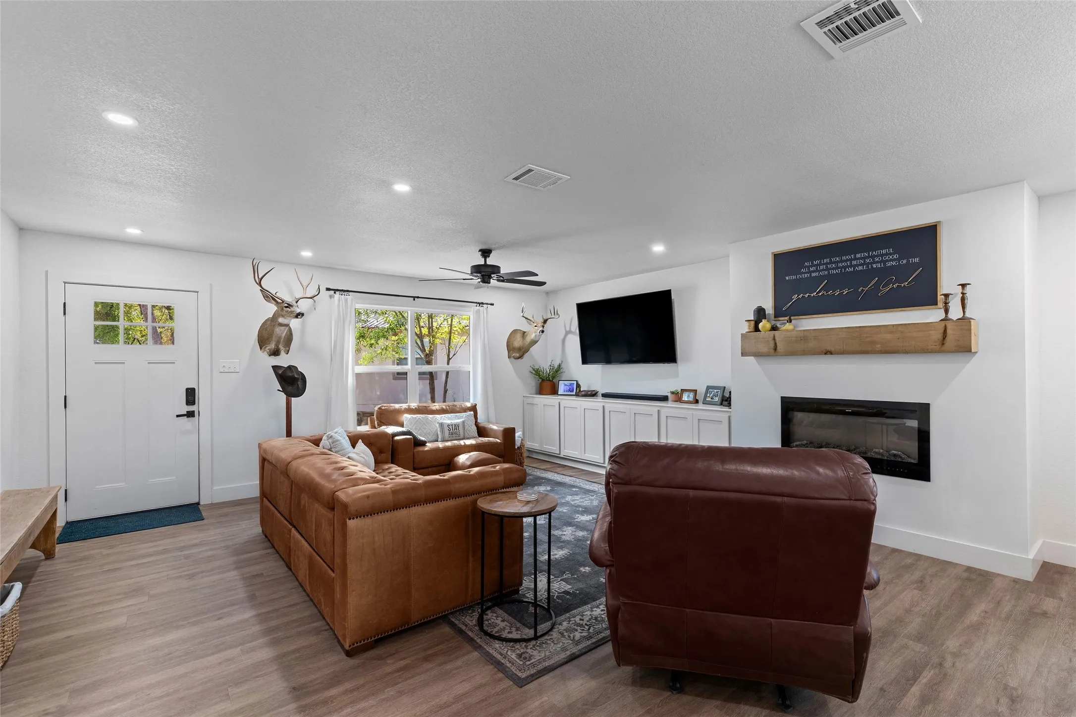 Single Family Residence For Sale in Wise County , 1027 County Road 1744, Chico, Texas 76431, 4 Bedroom, 2 Bathroom, Garage spaces, 1,700 Sqft, built in 1988, mls#21367653, Real Estate Agent in Chico, Homes For Sale in Wise county, Homes For Sale in Chico, Realtor in Chico Texas, Real Estate Brokerage Independent Realty Texas, Luminita Cordes Realtor