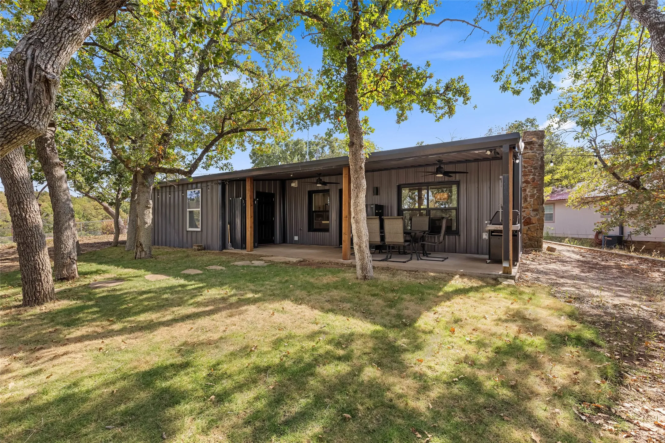 Single Family Residence For Sale in Wise County , 1027 County Road 1744, Chico, Texas 76431, 4 Bedroom, 2 Bathroom, Garage spaces, 1,700 Sqft, built in 1988, mls#21367653, Real Estate Agent in Chico, Homes For Sale in Wise county, Homes For Sale in Chico, Realtor in Chico Texas, Real Estate Brokerage Independent Realty Texas, Luminita Cordes Realtor