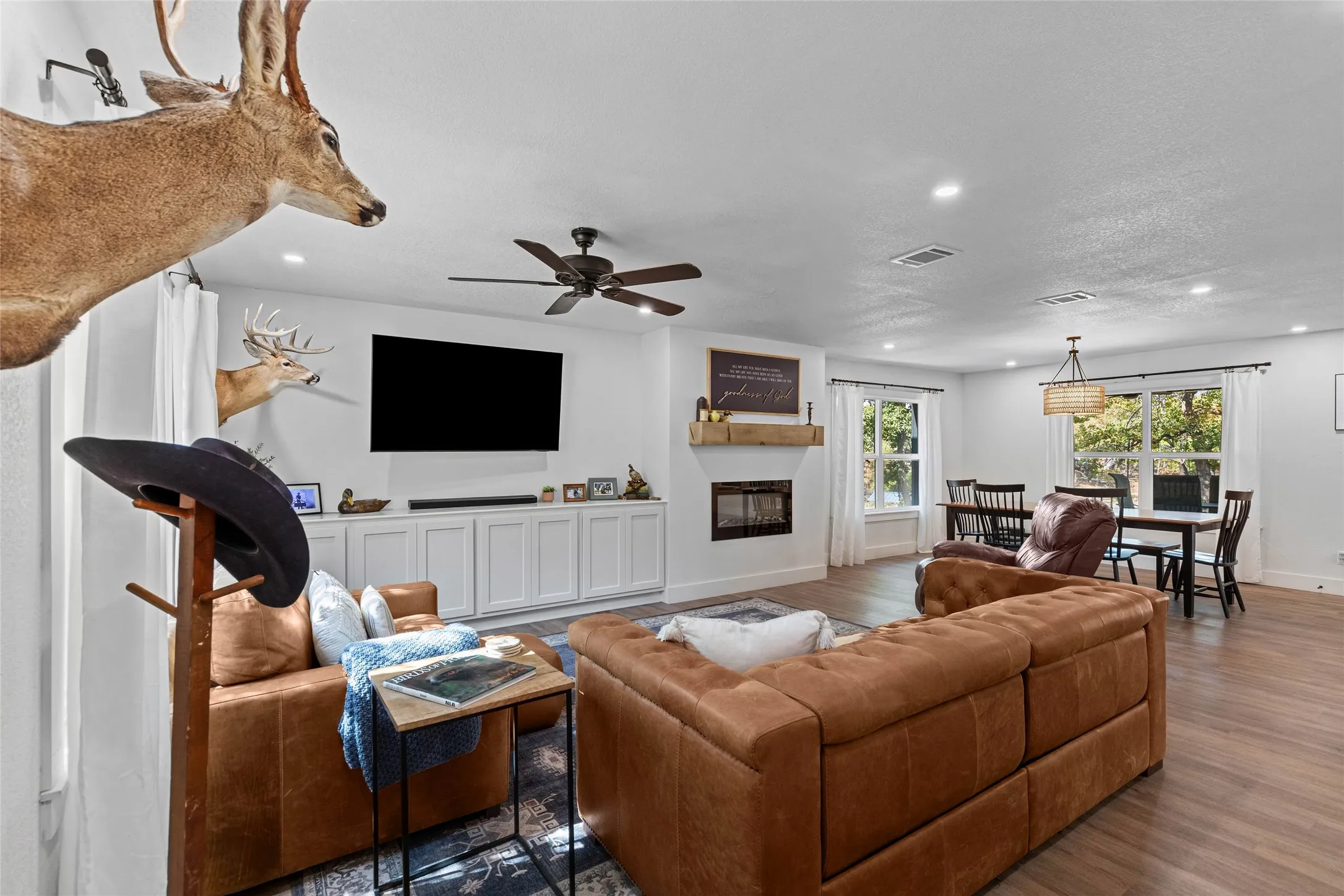 Single Family Residence For Sale in Wise County , 1027 County Road 1744, Chico, Texas 76431, 4 Bedroom, 2 Bathroom, Garage spaces, 1,700 Sqft, built in 1988, mls#21367653, Real Estate Agent in Chico, Homes For Sale in Wise county, Homes For Sale in Chico, Realtor in Chico Texas, Real Estate Brokerage Independent Realty Texas, Luminita Cordes Realtor