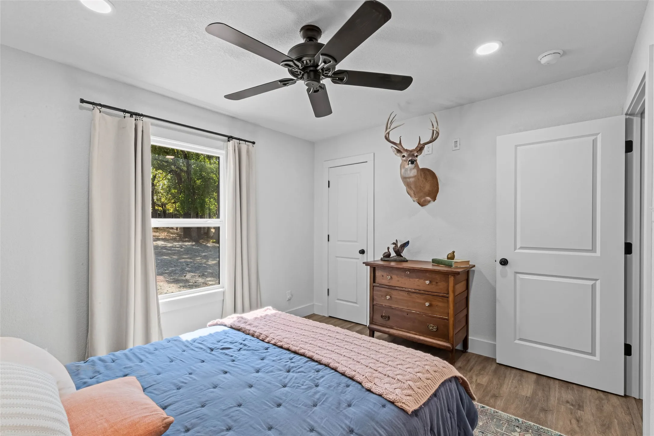 Single Family Residence For Sale in Wise County , 1027 County Road 1744, Chico, Texas 76431, 4 Bedroom, 2 Bathroom, Garage spaces, 1,700 Sqft, built in 1988, mls#21367653, Real Estate Agent in Chico, Homes For Sale in Wise county, Homes For Sale in Chico, Realtor in Chico Texas, Real Estate Brokerage Independent Realty Texas, Luminita Cordes Realtor