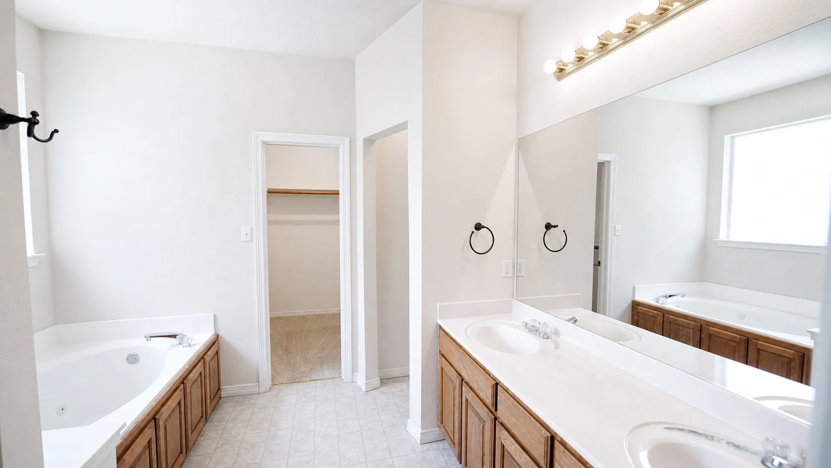 Single Family Residence For Rent in Parker County , 2310 Summer Brook Drive, Weatherford, Texas 76087, 3 Bedroom, 2 Bathroom, 2 Garage spaces, 2,017 Sqft, built in 2003, mls#21371062, Real Estate Agent in Weatherford, Homes For Rent in Parker county, Homes For Rent in Weatherford, Realtor in Weatherford Texas, Real Estate Brokerage Independent Realty Texas, Luminita Cordes Realtor