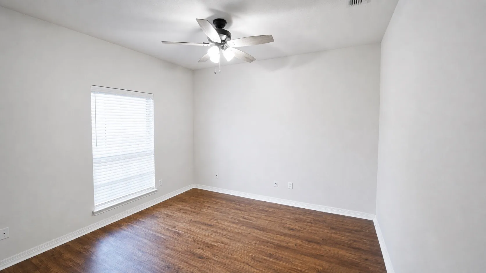 Single Family Residence For Rent in Parker County , 2310 Summer Brook Drive, Weatherford, Texas 76087, 3 Bedroom, 2 Bathroom, 2 Garage spaces, 2,017 Sqft, built in 2003, mls#21371062, Real Estate Agent in Weatherford, Homes For Rent in Parker county, Homes For Rent in Weatherford, Realtor in Weatherford Texas, Real Estate Brokerage Independent Realty Texas, Luminita Cordes Realtor