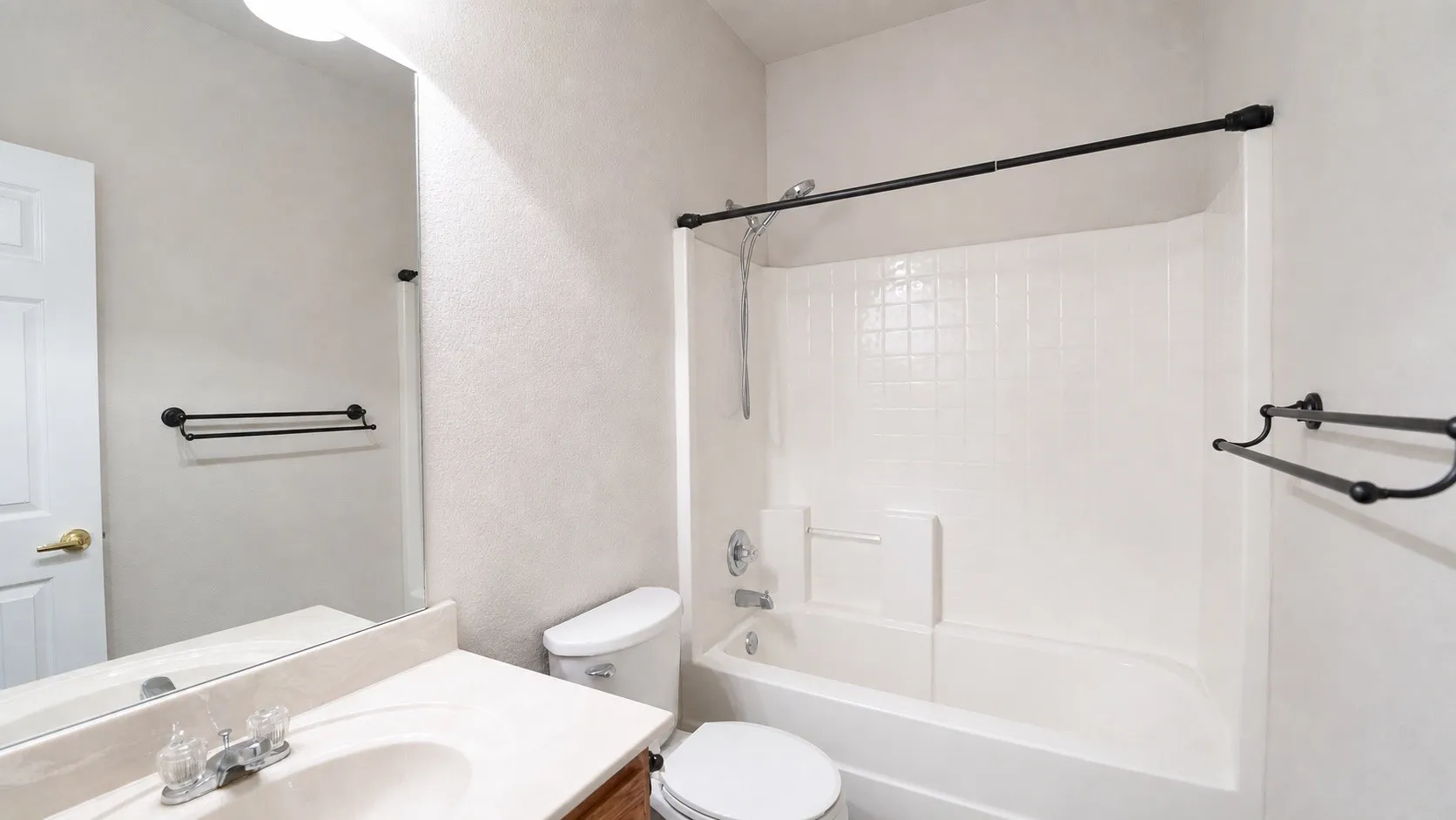Single Family Residence For Rent in Parker County , 2310 Summer Brook Drive, Weatherford, Texas 76087, 3 Bedroom, 2 Bathroom, 2 Garage spaces, 2,017 Sqft, built in 2003, mls#21371062, Real Estate Agent in Weatherford, Homes For Rent in Parker county, Homes For Rent in Weatherford, Realtor in Weatherford Texas, Real Estate Brokerage Independent Realty Texas, Luminita Cordes Realtor