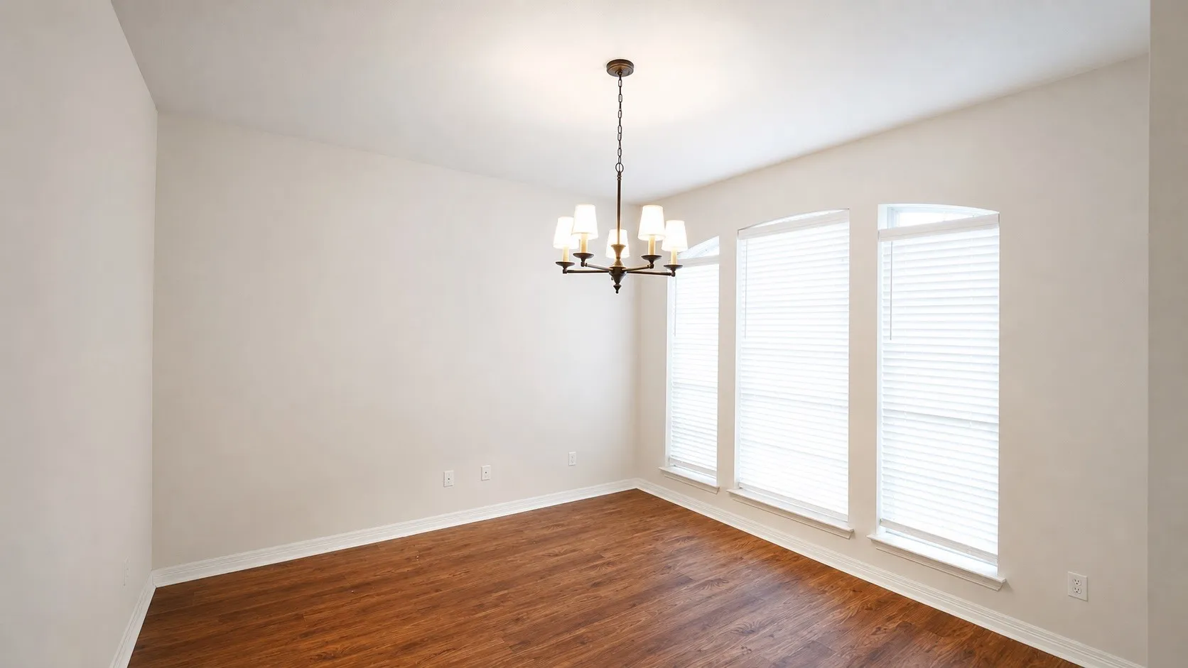 Single Family Residence For Rent in Parker County , 2310 Summer Brook Drive, Weatherford, Texas 76087, 3 Bedroom, 2 Bathroom, 2 Garage spaces, 2,017 Sqft, built in 2003, mls#21371062, Real Estate Agent in Weatherford, Homes For Rent in Parker county, Homes For Rent in Weatherford, Realtor in Weatherford Texas, Real Estate Brokerage Independent Realty Texas, Luminita Cordes Realtor