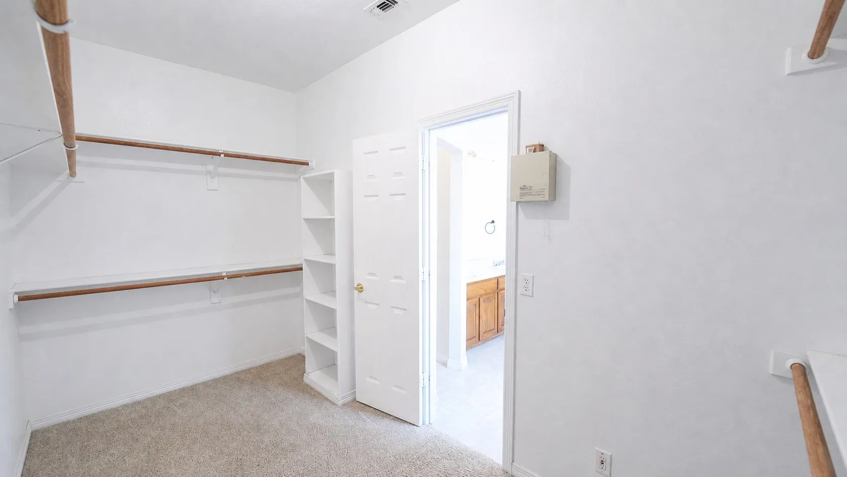 Single Family Residence For Rent in Parker County , 2310 Summer Brook Drive, Weatherford, Texas 76087, 3 Bedroom, 2 Bathroom, 2 Garage spaces, 2,017 Sqft, built in 2003, mls#21371062, Real Estate Agent in Weatherford, Homes For Rent in Parker county, Homes For Rent in Weatherford, Realtor in Weatherford Texas, Real Estate Brokerage Independent Realty Texas, Luminita Cordes Realtor
