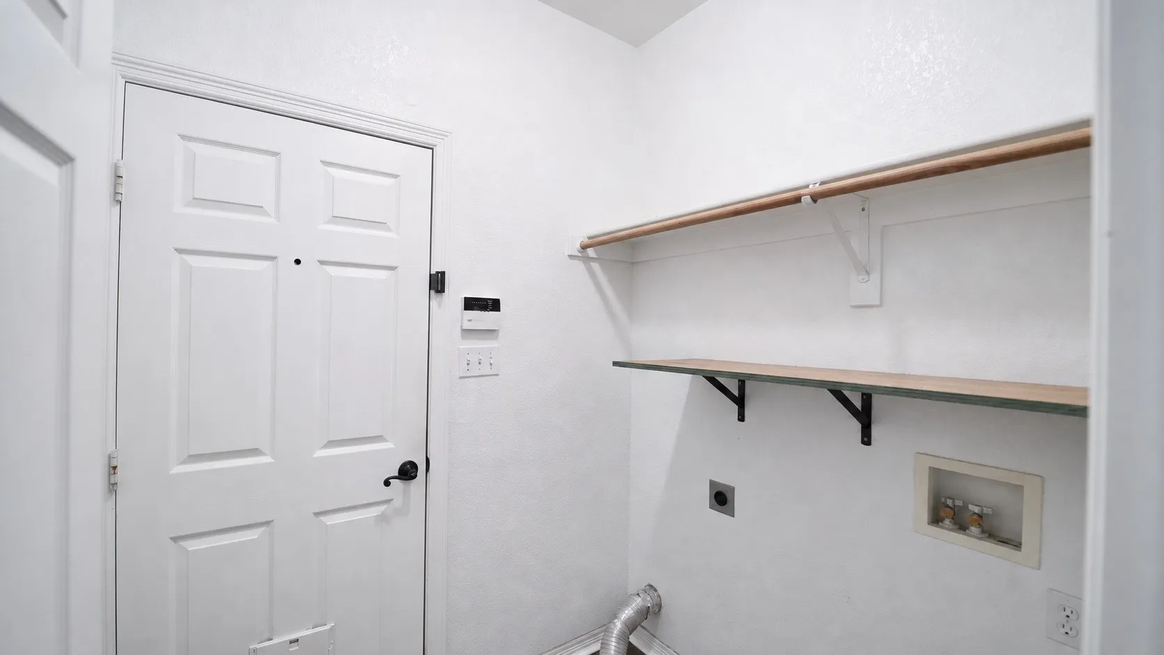 Single Family Residence For Rent in Parker County , 2310 Summer Brook Drive, Weatherford, Texas 76087, 3 Bedroom, 2 Bathroom, 2 Garage spaces, 2,017 Sqft, built in 2003, mls#21371062, Real Estate Agent in Weatherford, Homes For Rent in Parker county, Homes For Rent in Weatherford, Realtor in Weatherford Texas, Real Estate Brokerage Independent Realty Texas, Luminita Cordes Realtor