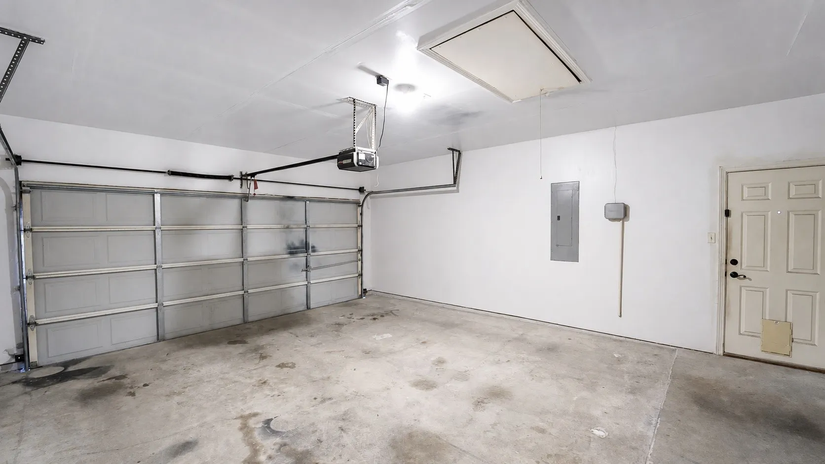 Single Family Residence For Rent in Parker County , 2310 Summer Brook Drive, Weatherford, Texas 76087, 3 Bedroom, 2 Bathroom, 2 Garage spaces, 2,017 Sqft, built in 2003, mls#21371062, Real Estate Agent in Weatherford, Homes For Rent in Parker county, Homes For Rent in Weatherford, Realtor in Weatherford Texas, Real Estate Brokerage Independent Realty Texas, Luminita Cordes Realtor