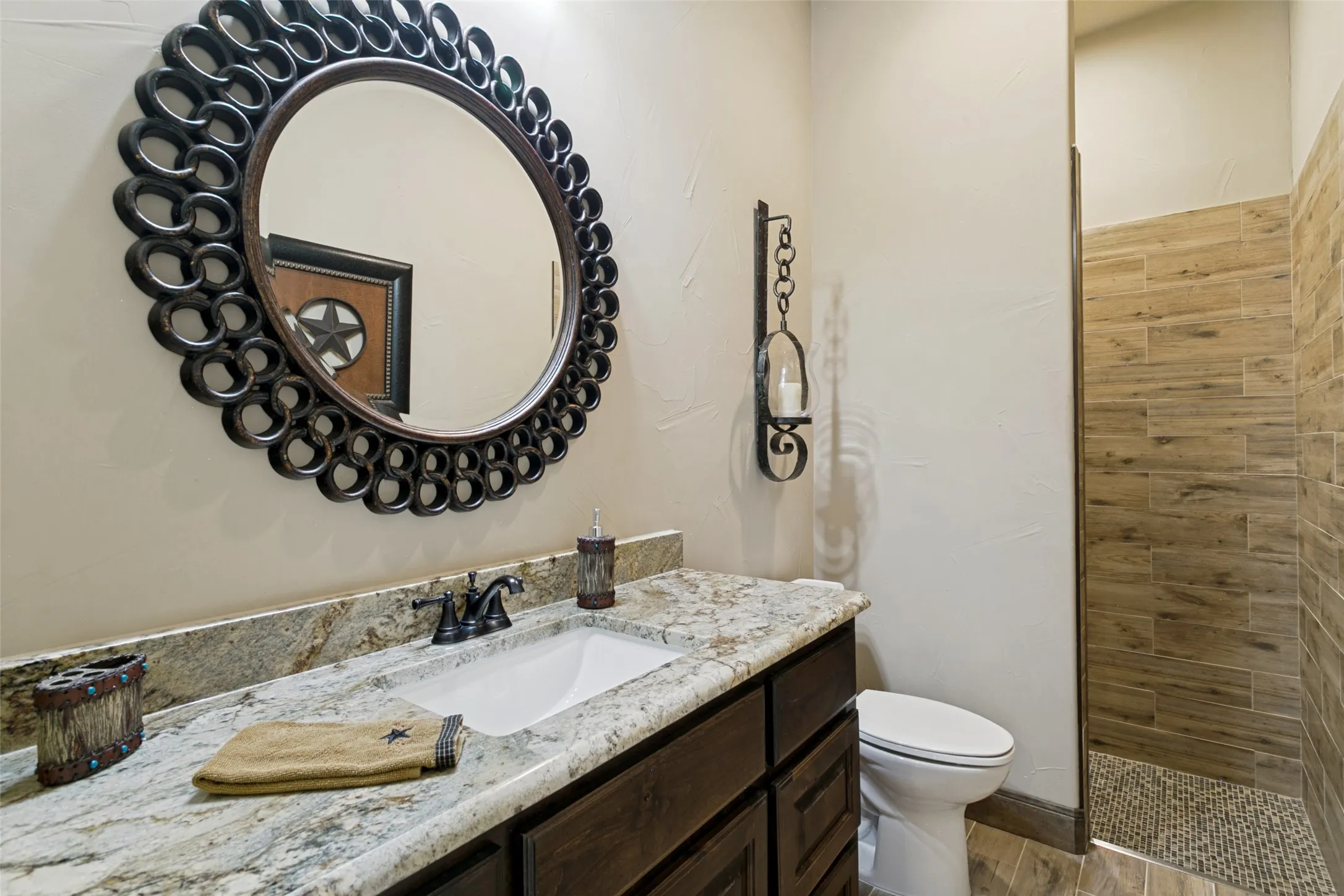 Guest & Hall Full Bathroom