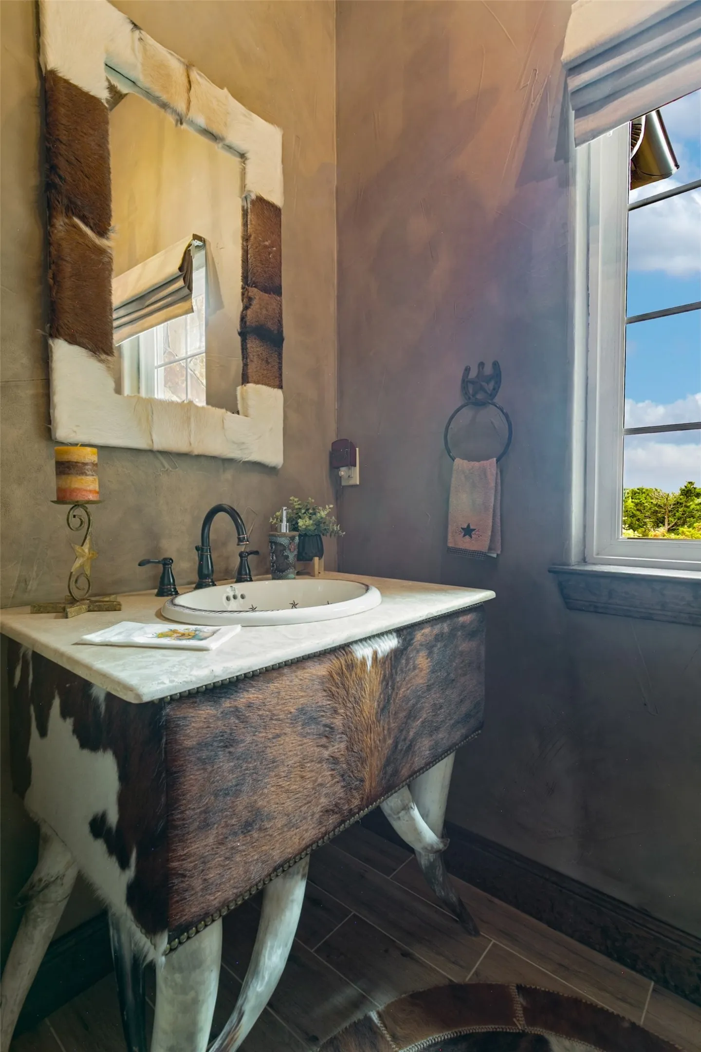 Fun half-bath on main floor