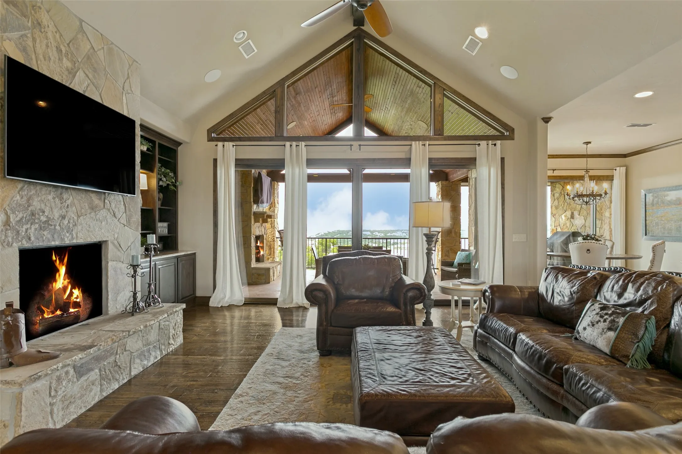 Single Family Residence For Sale in Palo Pinto County , 15 Bay Hill Drive, Possum Kingdom Lake, Texas 76449, 5 Bedroom, 6 Bathroom, 4 Garage spaces, 4,571 Sqft, built in 2016, mls#21330719, Real Estate Agent in Possum Kingdom Lake, Homes For Sale in Palo Pinto county, Homes For Sale in Possum Kingdom Lake, Realtor in Possum Kingdom Lake Texas, Real Estate Brokerage Independent Realty Texas, Luminita Cordes Realtor